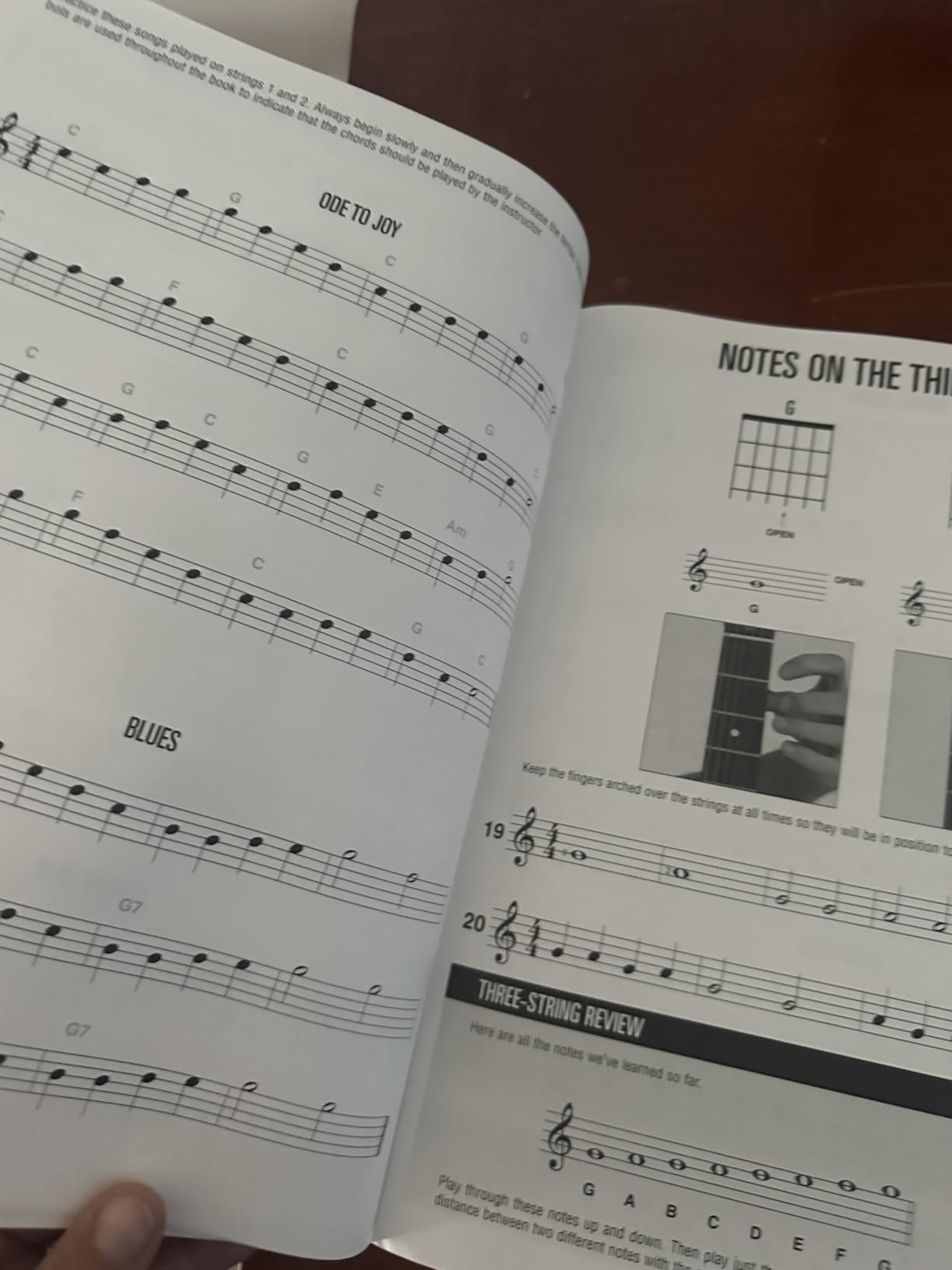 Hal Leonard Guitar Method Book 1: Book Only | Beginner Acoustic and Electric Guitar Instruction | Step-by-Step Guitar Lesson Book with Chords and Exercises | Essential for Self-Teaching and Classes - Customer Photo 1