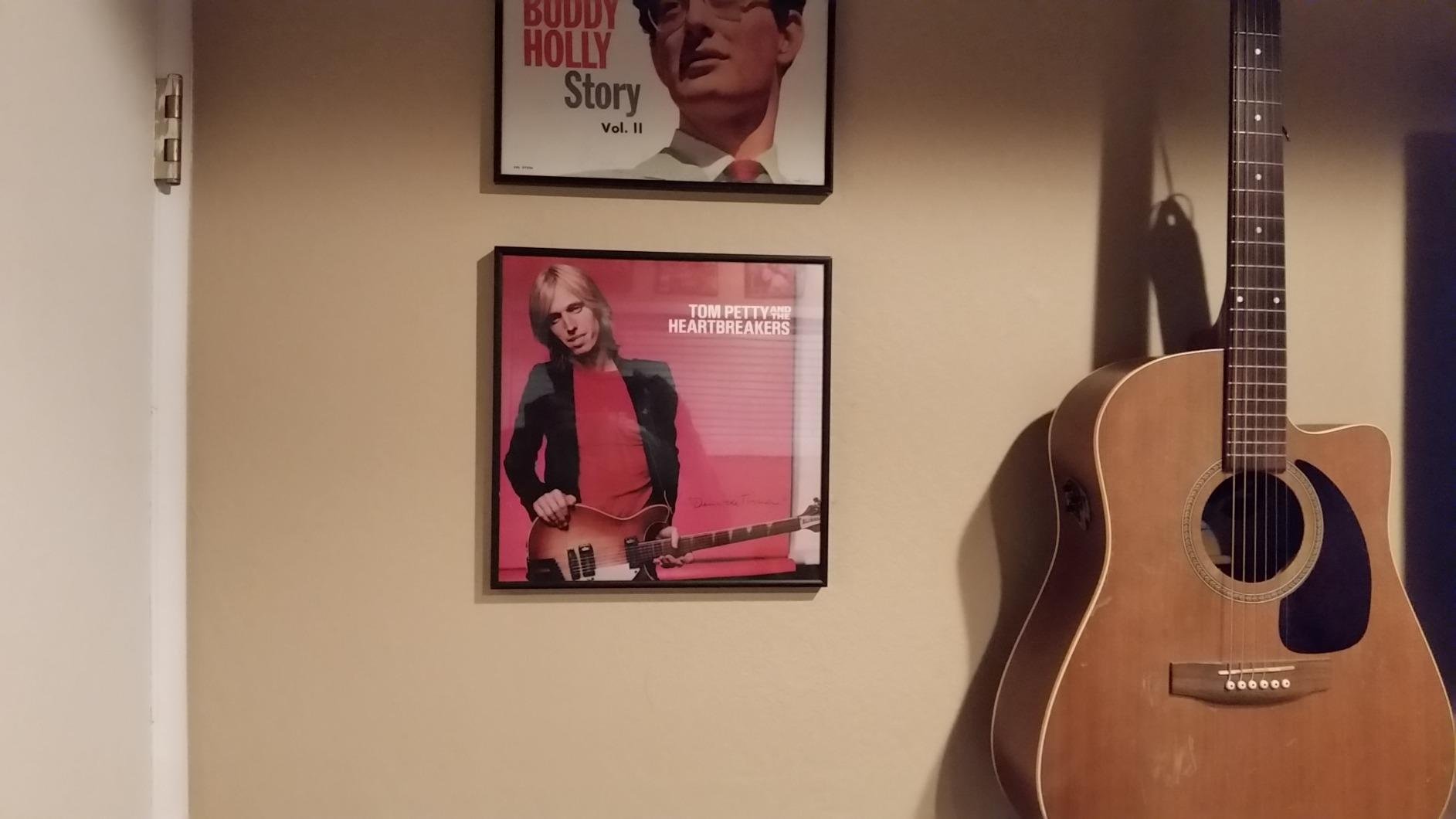Tom Petty – Guitar Chord Songbook | 40 Classic Songs with Lyrics and Chord Diagrams | Play Free Fallin', American Girl and Runnin' Down a Dream | Sheet Music for Guitarists Customer Review Tom Petty – Guitar Chord Songbook | 40 Classic Songs with Lyrics and Chord Diagrams | Play Free Fallin', American Girl and Runnin' Down a Dream | Sheet Music for Guitarists - Customer Photo 1