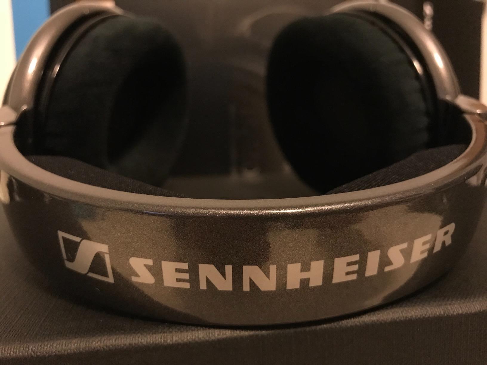 Sennheiser Consumer Audio HD 650 - Audiophile Hi-Res Open Back Dynamic Headphone, Titan Customer Review Sennheiser Consumer Audio HD 650 - Audiophile Hi-Res Open Back Dynamic Headphone, Titan - Customer Photo 3