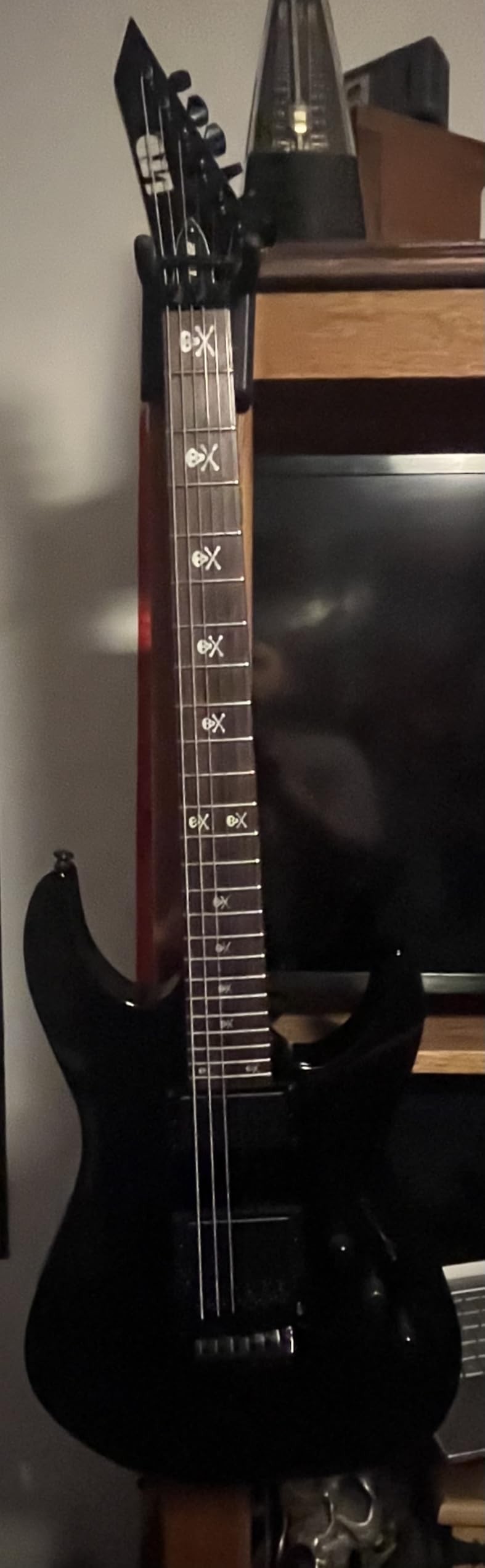 ESP LTD KH-202 Signature Series Kirk Hammett Electric Guitar, Black Customer Review ESP LTD KH-202 Signature Series Kirk Hammett Electric Guitar, Black - Customer Photo 1