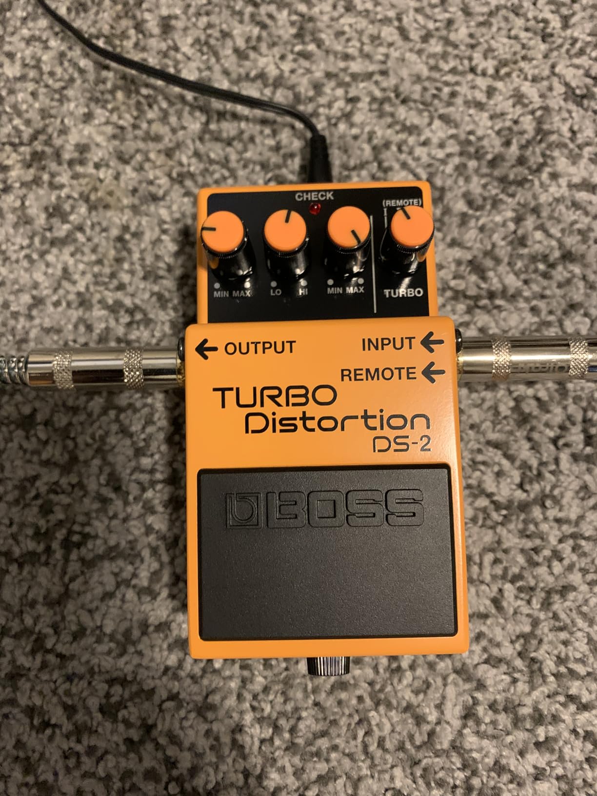 BOSS DS-1 Distortion | Compact Distortion Pedal | The Benchmark in Guitar Distortion | Hard-edged Attack & Smooth Sustain | Wide Tone Range - Customer Photo 1