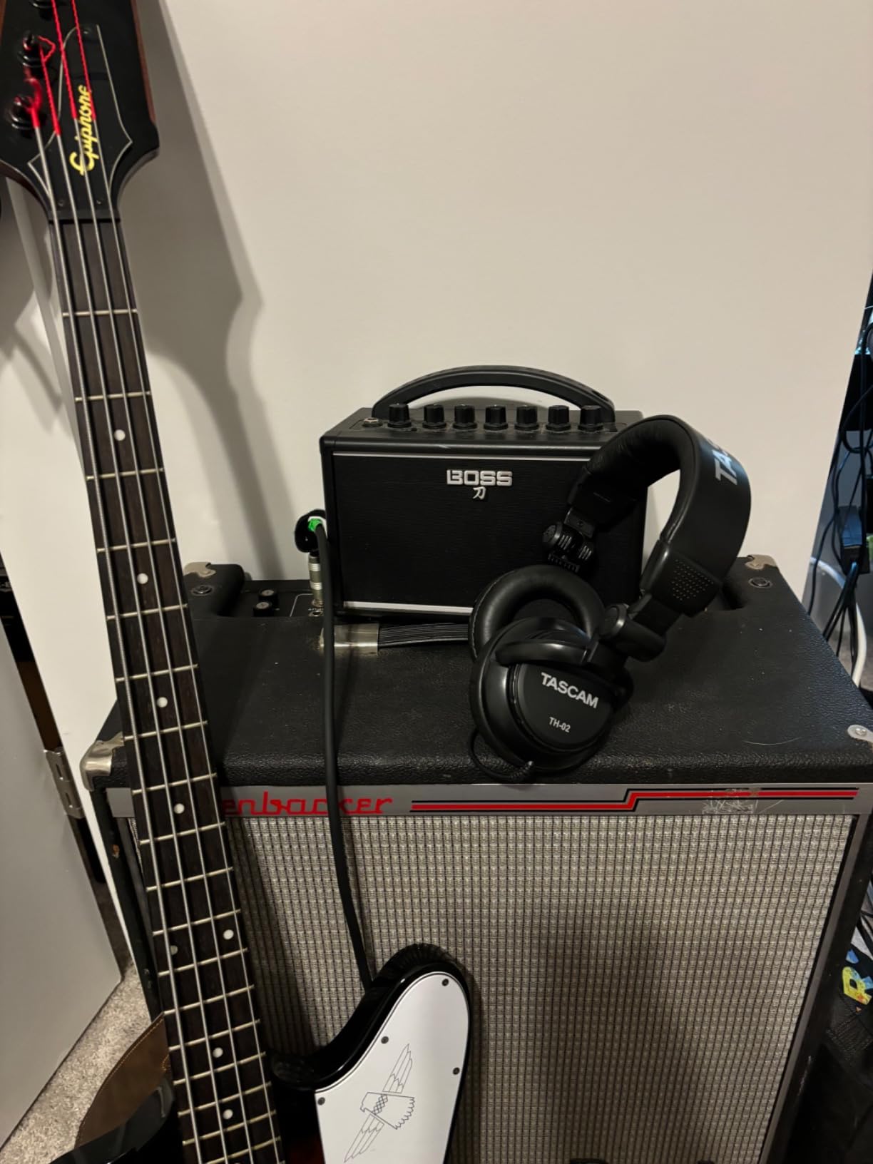 TASCAM TH-02 Professional Studio Monitor Headphones, Wired, Over Ear — for Recording, Podcast, DJ, Music and Guitar, with 1/4 Inch Jack Adapter - Customer Photo 1