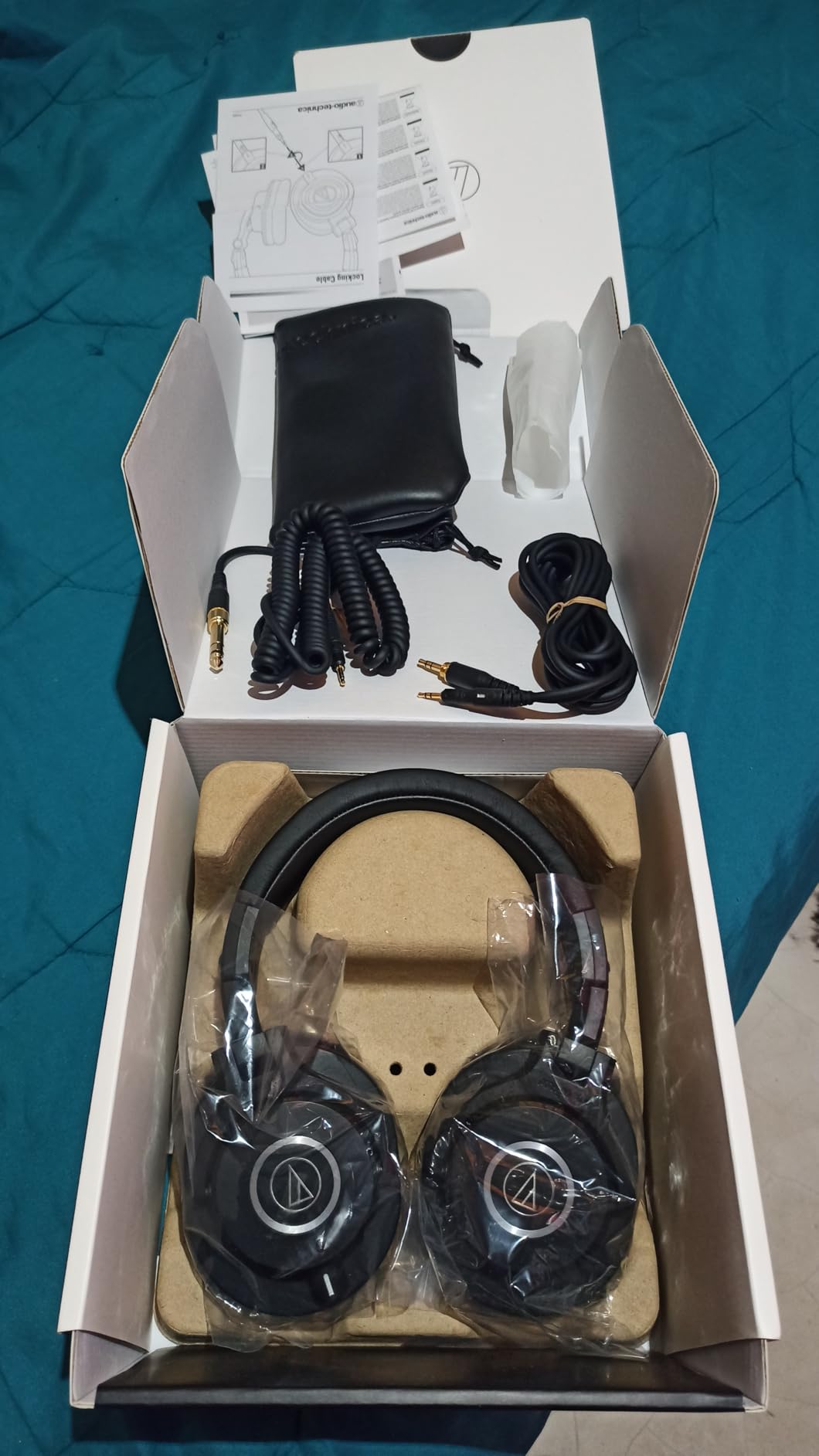 Audio-Technica ATH-M40x Professional Studio Monitor Headphone, Black (AUD ATHM40X) Customer Review Audio-Technica ATH-M40x Professional Studio Monitor Headphone, Black (AUD ATHM40X) - Customer Photo 2