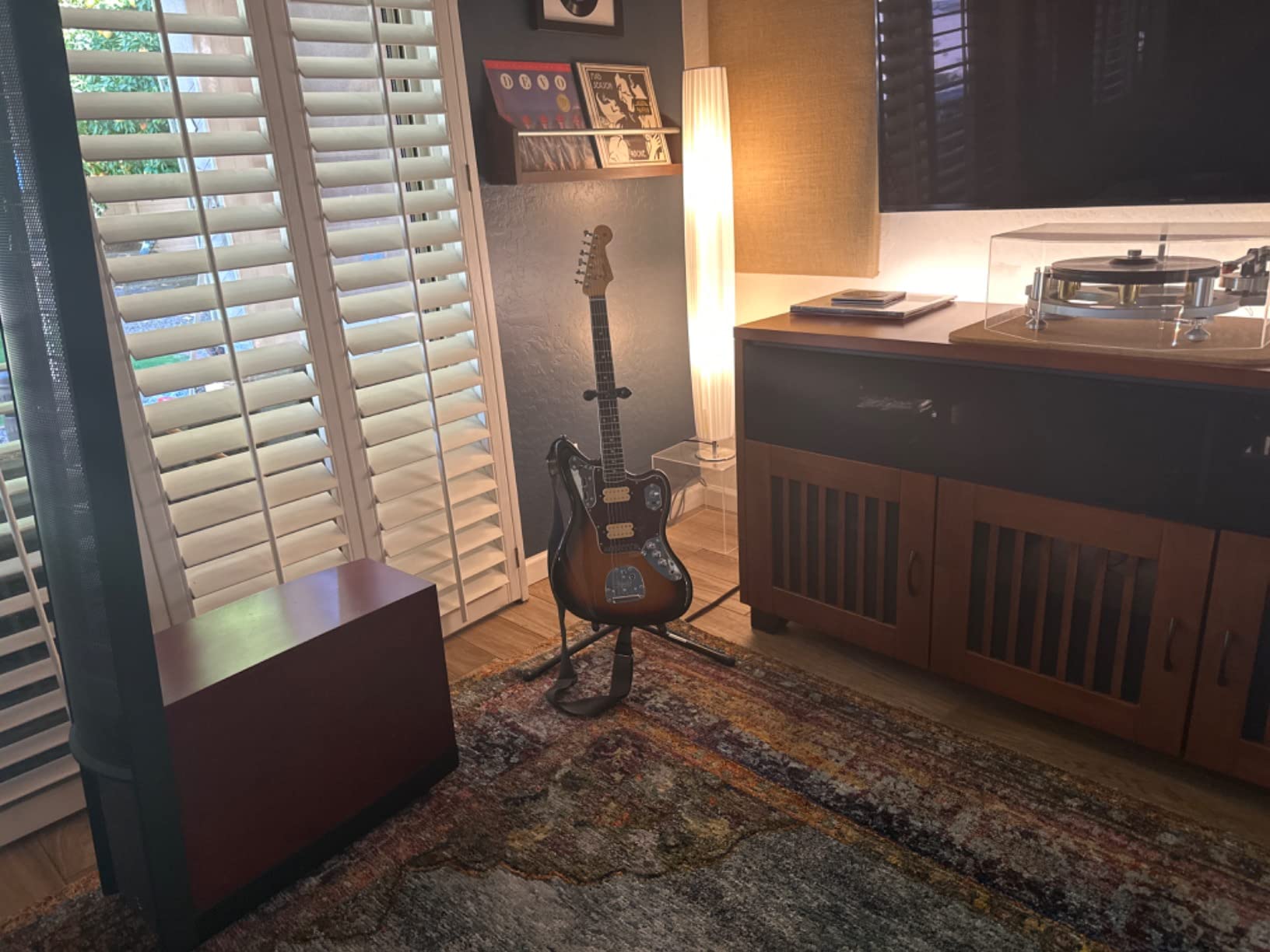 Fender Kurt Cobain Jaguar NOS - 3-Tone Sunburst with Rosewood Fingerboard (0143001700) - Customer Photo 1