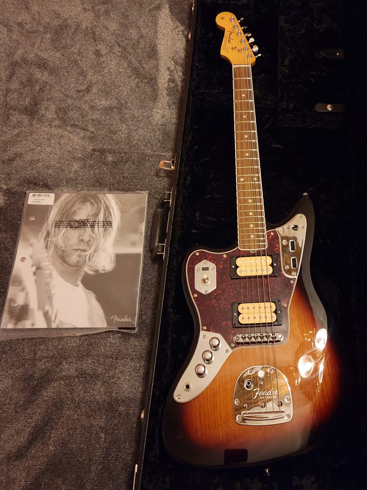 Fender Kurt Cobain Jaguar NOS - 3-Tone Sunburst with Rosewood Fingerboard (0143001700) - Customer Photo 3
