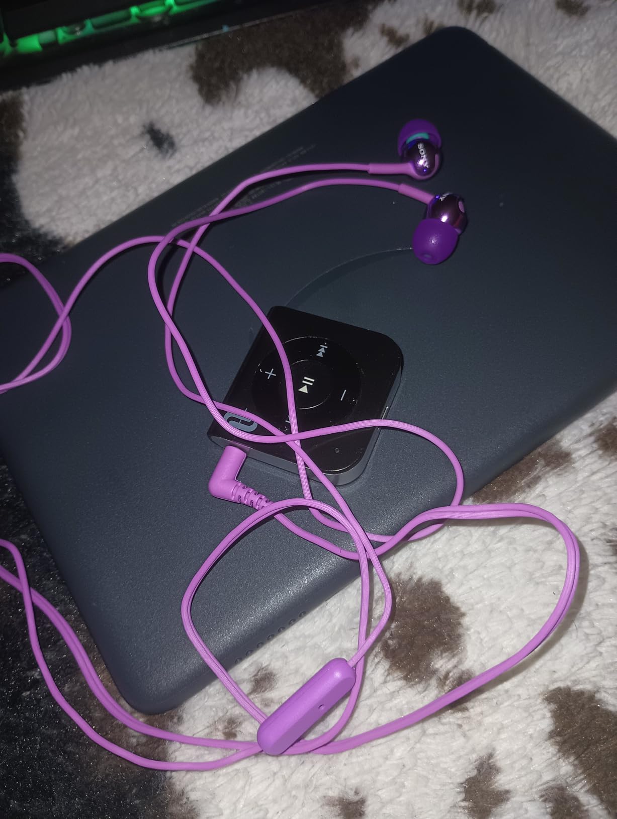 Sony Deep Bass Wired Earphones with Smartphone Control and Mic - Metallic Black - Customer Photo 1