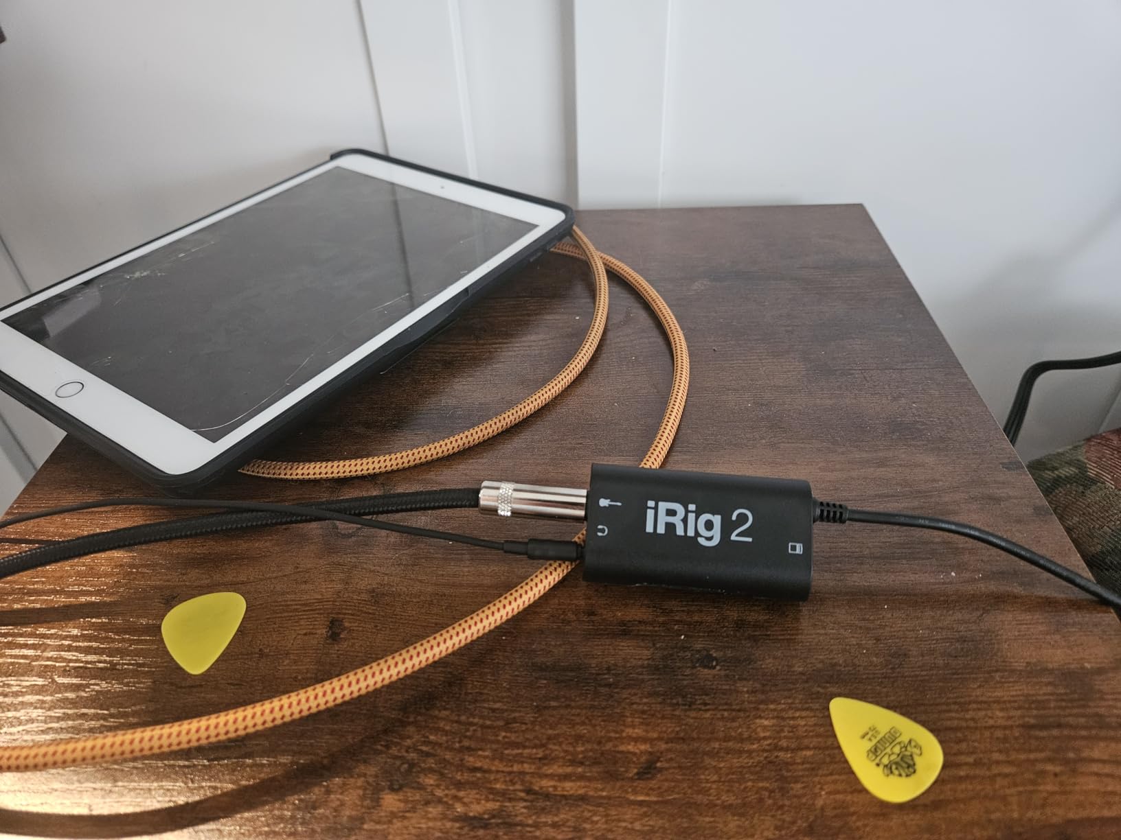 IK Multimedia iRig 2 portable guitar audio interface, lightweight audio adapter for iPhone and iPad with instrument input and headphone/amplfier outs - Customer Photo 2
