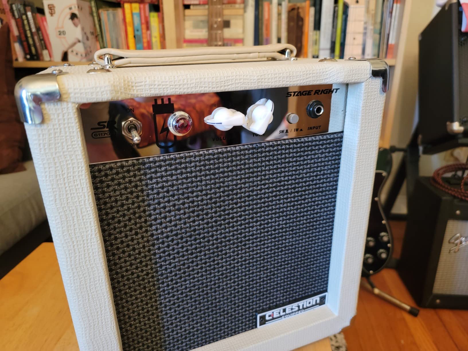 Monoprice 5-Watt, 1x8 Guitar Combo Tube Amplifier with Celestion Speaker - Stage Right Series - Customer Photo 3