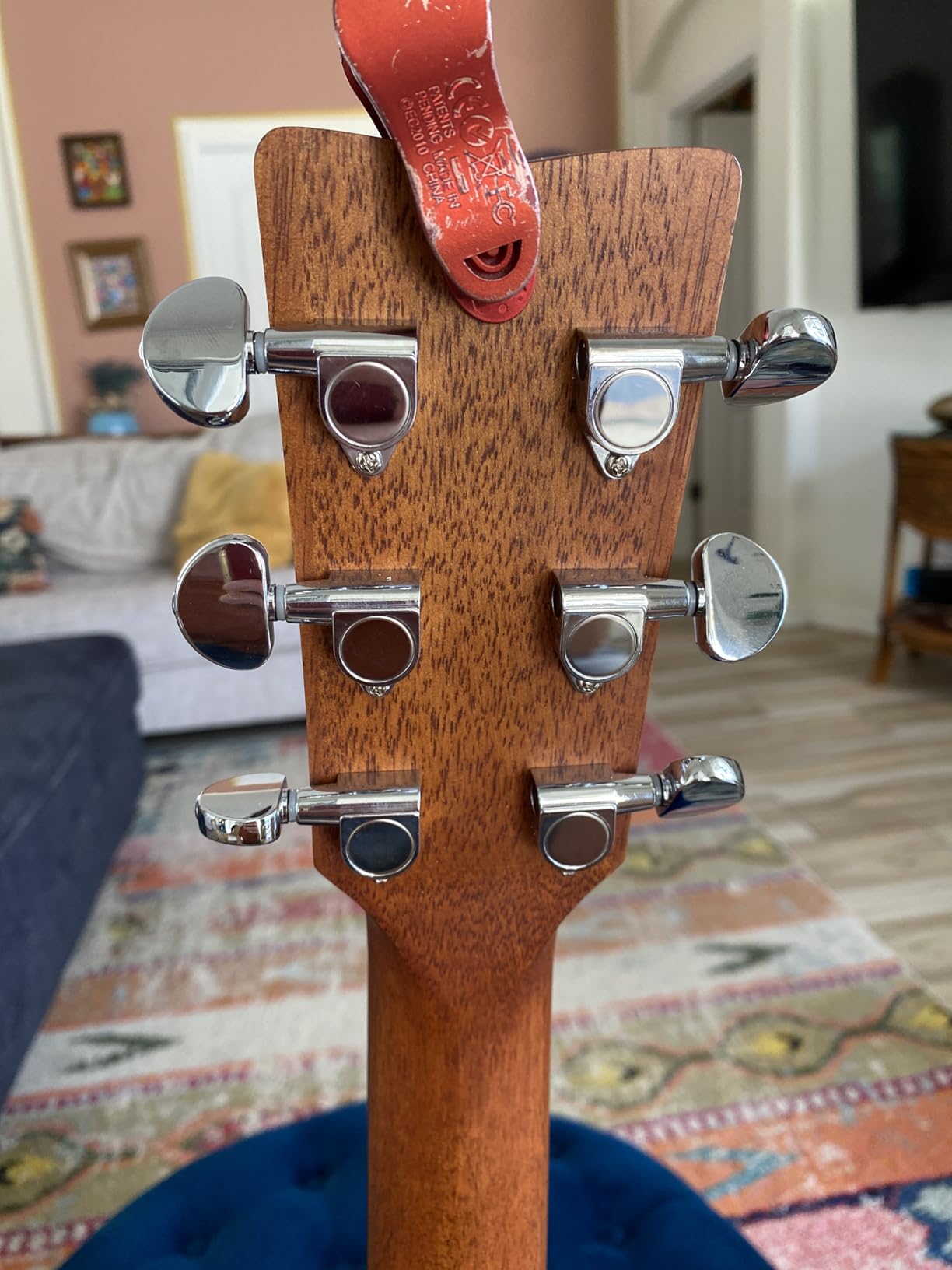 YAMAHA FS800 Small Body Solid Top Acoustic Guitar, Natural, Concert Customer Review YAMAHA FS800 Small Body Solid Top Acoustic Guitar, Natural, Concert - Customer Photo 3