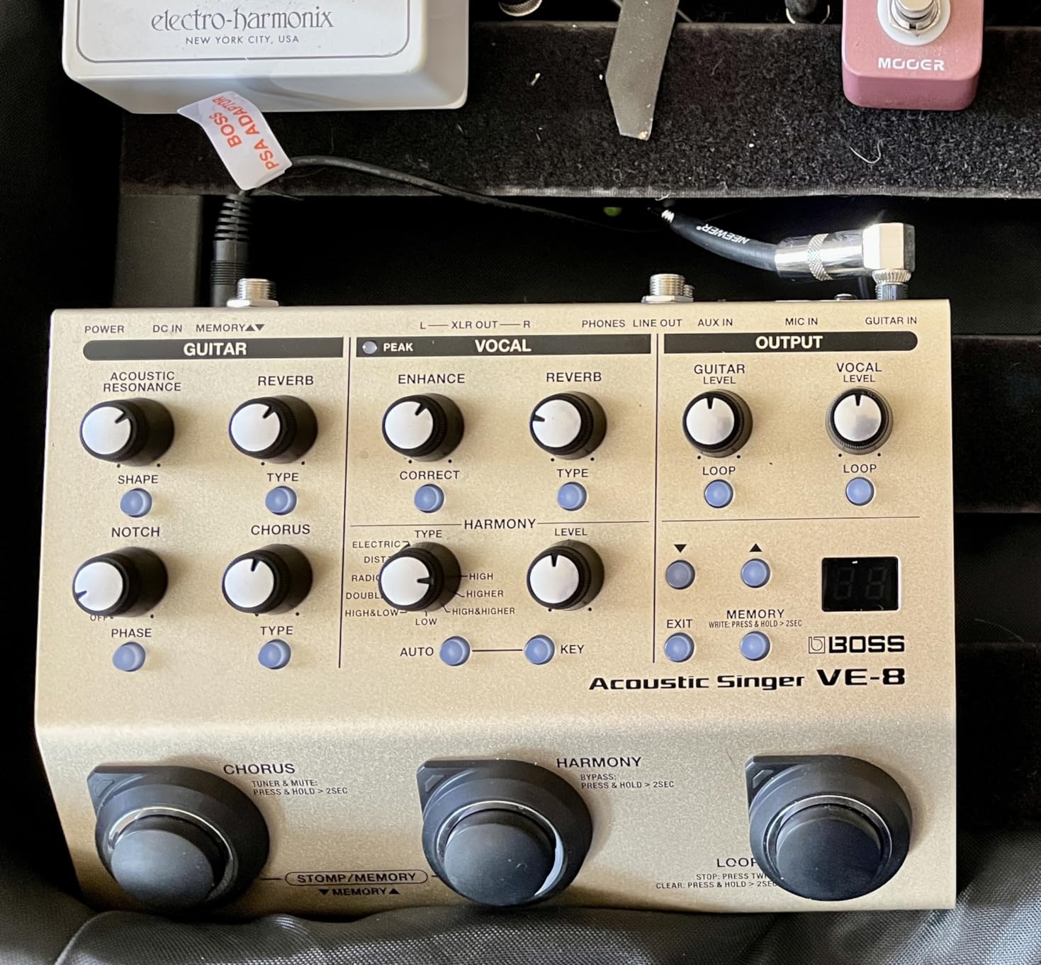 BOSS VE-8 Acoustic Singer | Compact All-In-One Preamp and Effects Solution for Singing Guitarists | Create Natural Harmonies in Real-Time | Studio-Quality Processing | Multiple Vocal Effects | Looper - Customer Photo 1