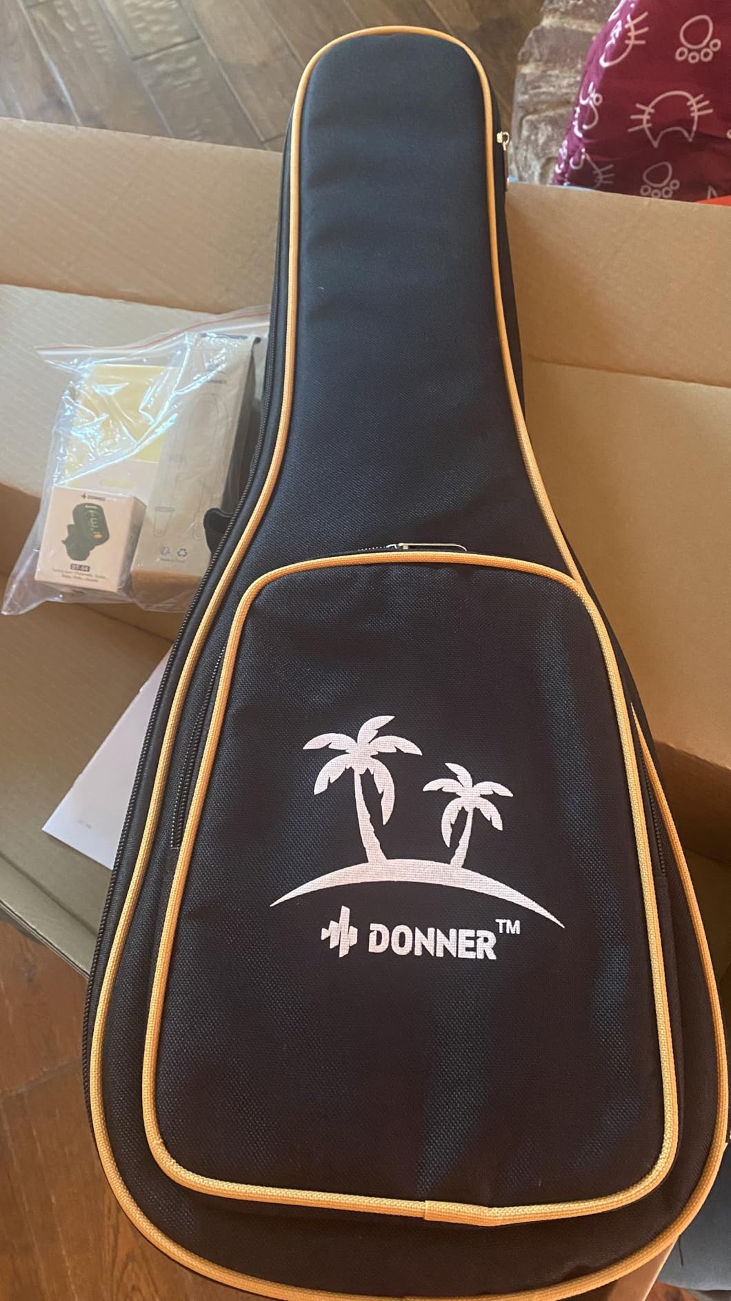 Donner Concert Ukulele Beginner Mahogany 23 Inch Ukelele Kit with Free Online Lesson Gig Bag Strap Nylon String Tuner Picks Cloth DUC-1 Gift Choice - Customer Photo 3
