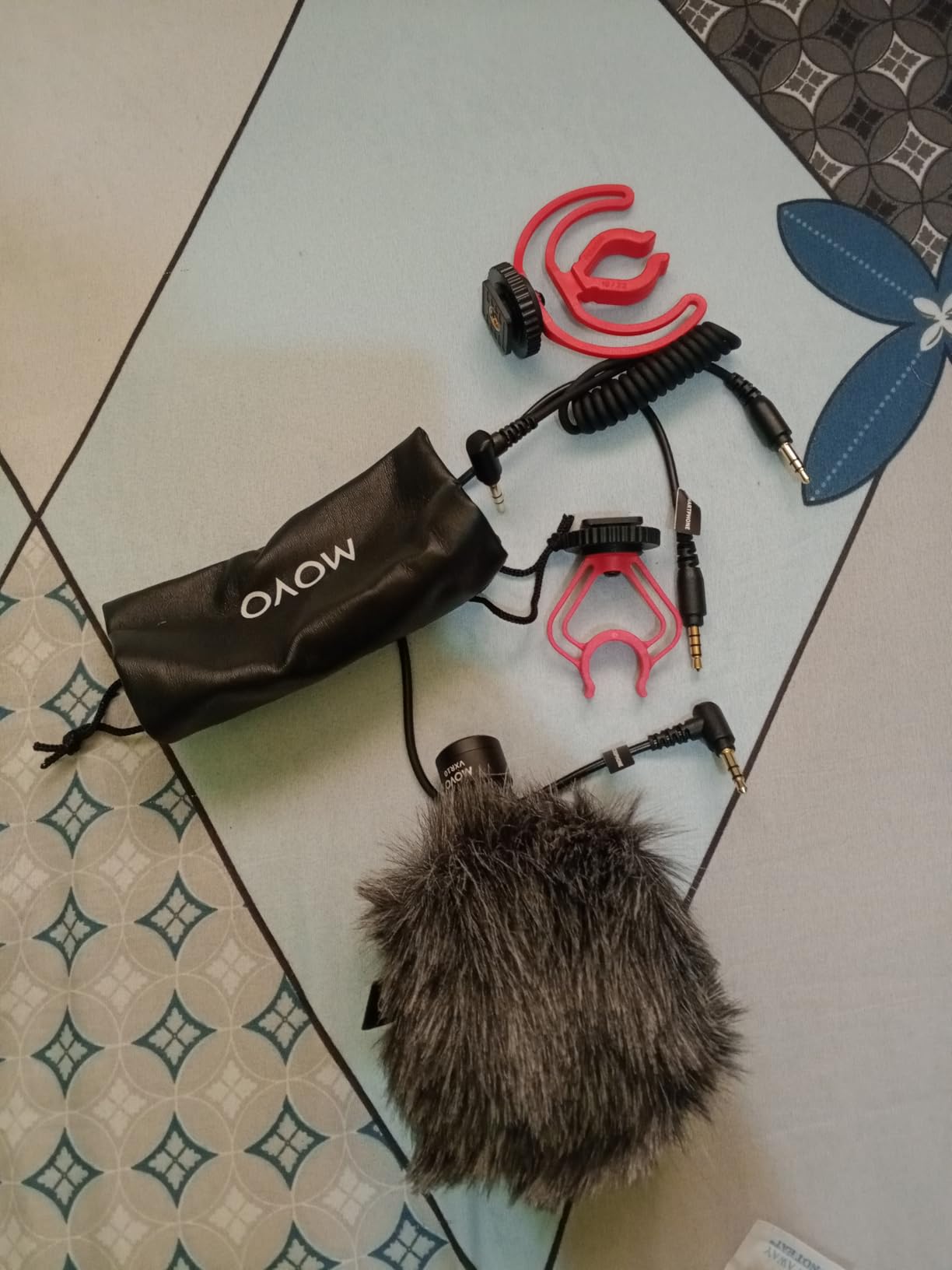 Movo VXR10 Universal Shotgun Mic for Camera - Camera Microphone for DSLR, iPhone and Android Smartphones - Compatible with Canon EOS, Nikon, and Sony Cameras - with Shock Mount, Deadcat Windscreen Customer Review Movo VXR10 Universal Shotgun Mic for Camera - Camera Microphone for DSLR, iPhone and Android Smartphones - Compatible with Canon EOS, Nikon, and Sony Cameras - with Shock Mount, Deadcat Windscreen - Customer Photo 1
