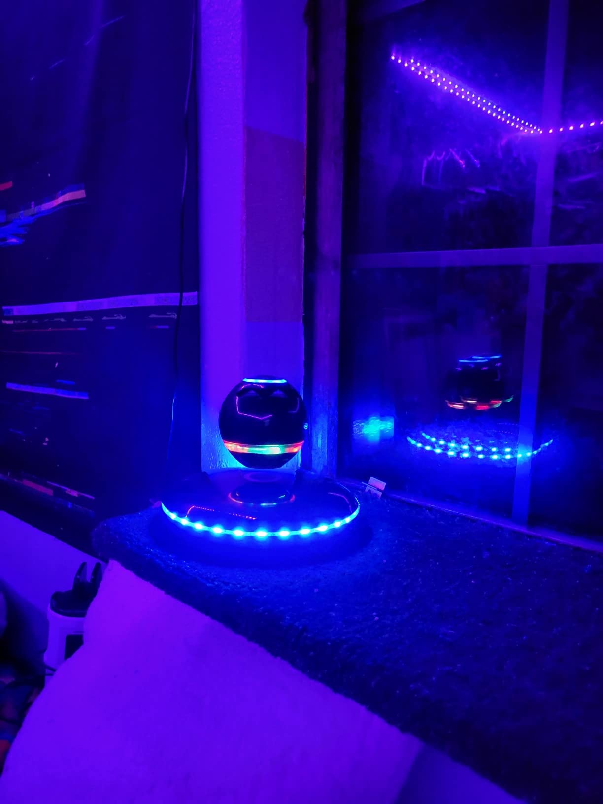 Infinity Orb Magnetic Levitating Speaker Bluetooth 4.0 LED Flash Wireless Floating Speakers with Microphone and Touch Buttons (Black) - Customer Photo 2