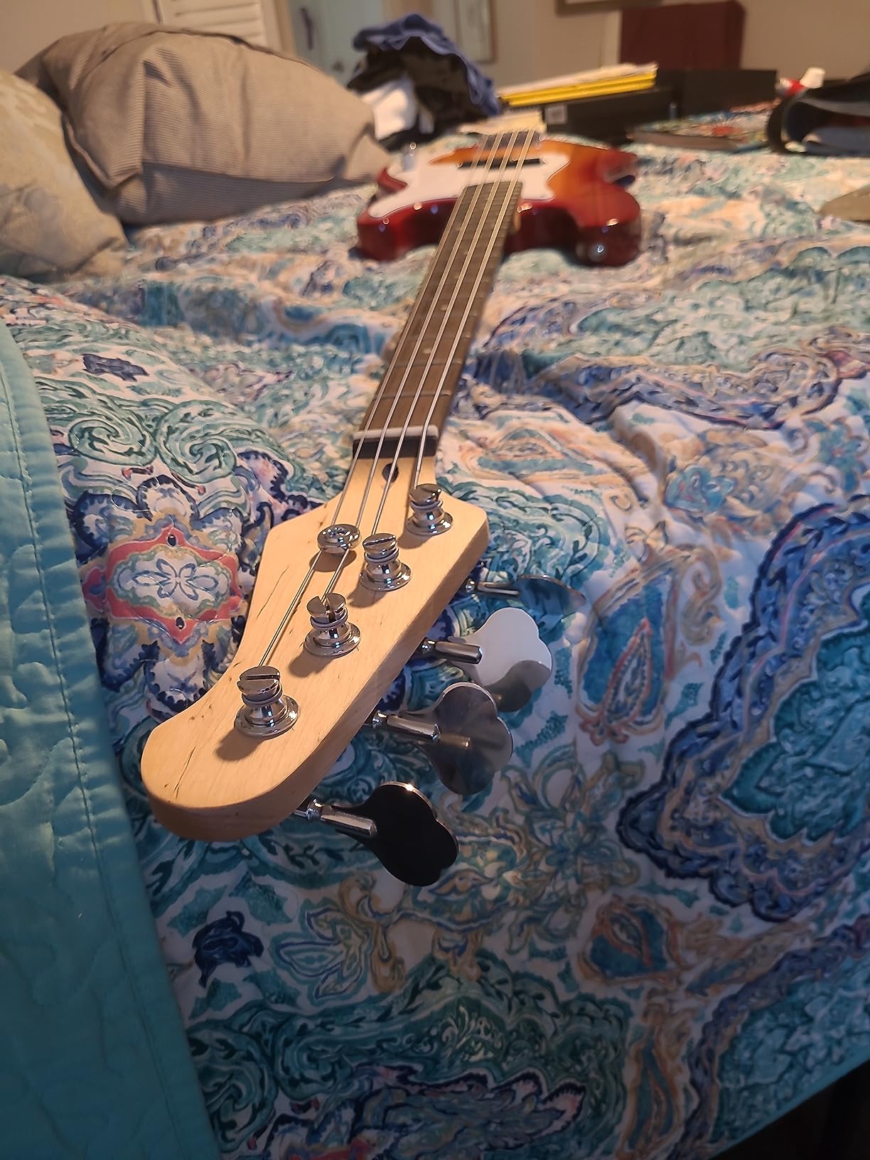 Costzon Full Size Electric 4 String Bass Guitar for Beginner Starter Complete Kit, Rose Fingerboard and Bridge, w/Two Pickups & Two Tone Control, Guitar Bag, Strap, Guitar Pick, Amp Cord (Black Bass) Customer Review Costzon Full Size Electric 4 String Bass Guitar for Beginner Starter Complete Kit, Rose Fingerboard and Bridge, w/Two Pickups & Two Tone Control, Guitar Bag, Strap, Guitar Pick, Amp Cord (Black Bass) - Customer Photo 1