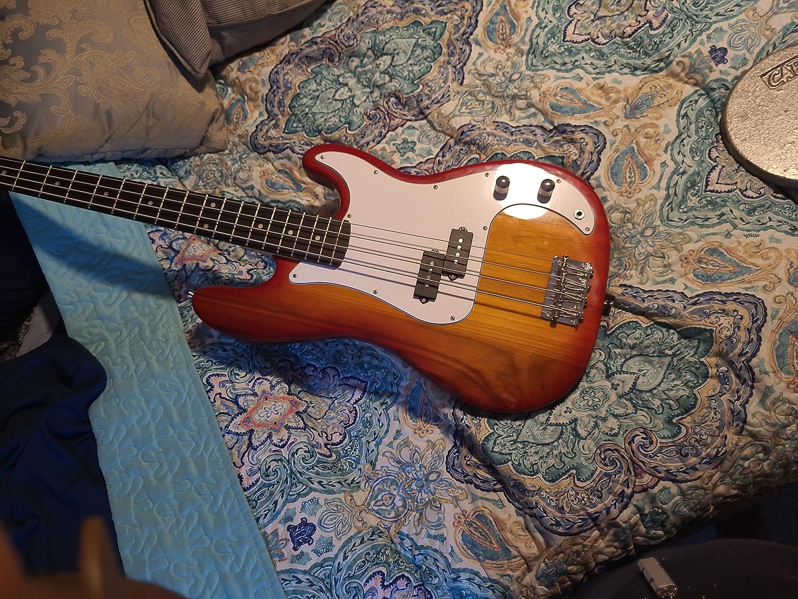 Costzon Full Size Electric 4 String Bass Guitar for Beginner Starter Complete Kit, Rose Fingerboard and Bridge, w/Two Pickups & Two Tone Control, Guitar Bag, Strap, Guitar Pick, Amp Cord (Black Bass) Customer Review Costzon Full Size Electric 4 String Bass Guitar for Beginner Starter Complete Kit, Rose Fingerboard and Bridge, w/Two Pickups & Two Tone Control, Guitar Bag, Strap, Guitar Pick, Amp Cord (Black Bass) - Customer Photo 2