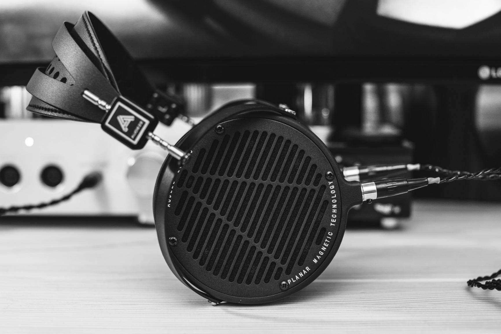 Audeze LCD-2 Classic Over Ear Open Back Headphone with New Suspension Headband Customer Review Audeze LCD-2 Classic Over Ear Open Back Headphone with New Suspension Headband - Customer Photo 3