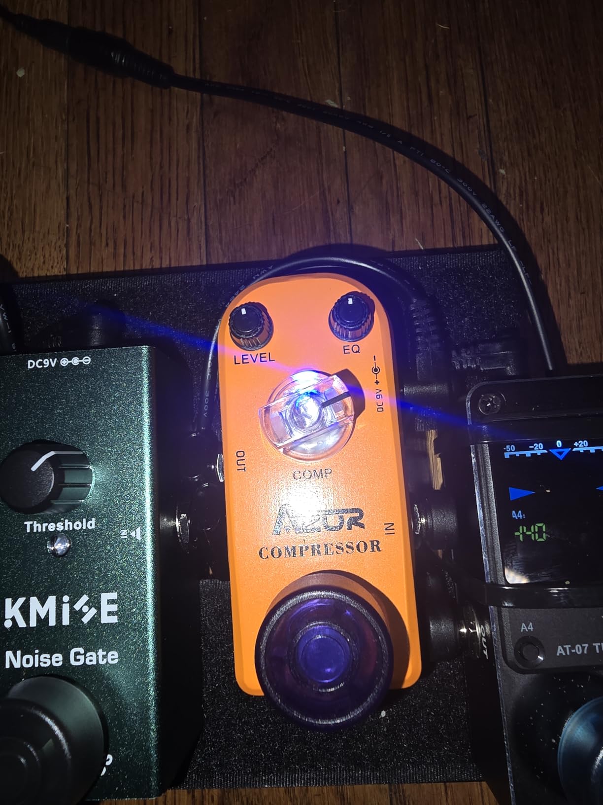 AZOR Mini Vintage Analog Delay Pedal - True Bypass Guitar Effect Pedal for Electric Guitar, 600ms Delay, Warm & Smooth Tones, Compact Pedalboard Size - Customer Photo 1