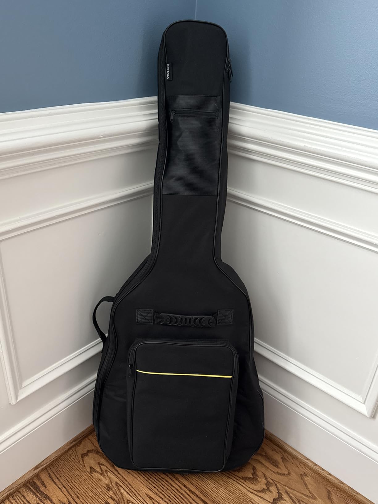 CAHAYA 41 In Acoustic Guitar Bag 0.35 In Thick Padding Water Resistent Dual Adjustable Shoulder Strap Guitar Case Gig Bag with Back Hanger Loop, Black CY0152 Customer Review CAHAYA 41 In Acoustic Guitar Bag 0.35 In Thick Padding Water Resistent Dual Adjustable Shoulder Strap Guitar Case Gig Bag with Back Hanger Loop, Black CY0152 - Customer Photo 3