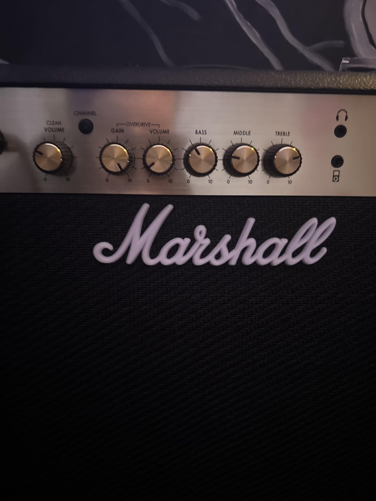 Marshall MG Gold Series, MG15GR 15W Guitar Combo Amplifier Customer Review Marshall MG Gold Series, MG15GR 15W Guitar Combo Amplifier - Customer Photo 3