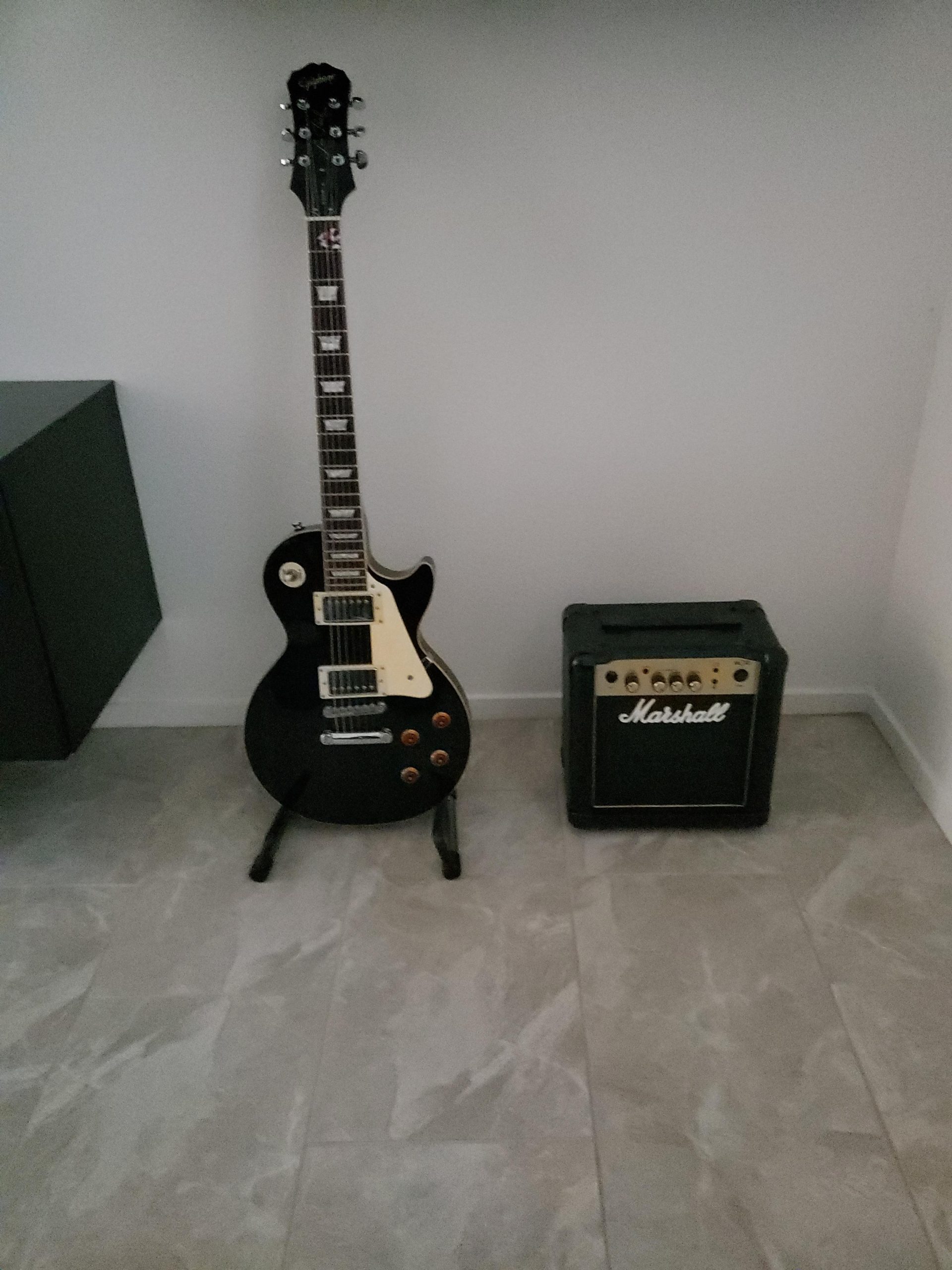 Marshall Amps Guitar Combo Amplifier, 3.5mm Jack, Black (M-MG10G-U) - Customer Photo 2