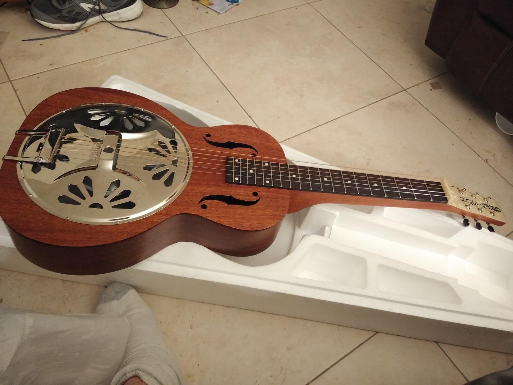 Gretsch G9210 Boxcar Square-Neck Resonator Right Handed Guitar with Padauk Fingerboard and Ampli-Sonic Diaphragm (Natural, 6-String) Customer Review Gretsch G9210 Boxcar Square-Neck Resonator Right Handed Guitar with Padauk Fingerboard and Ampli-Sonic Diaphragm (Natural, 6-String) - Customer Photo 2