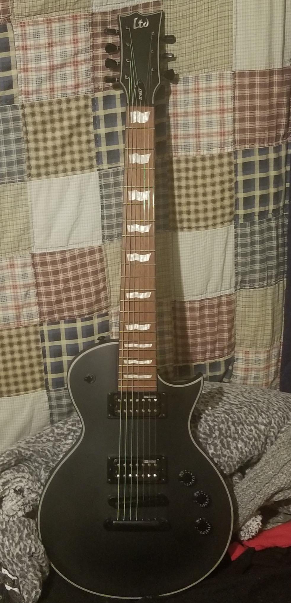 ESP Guitars 7 String Solid-Body Electric Guitar (LEC257BLKS) - Customer Photo 3