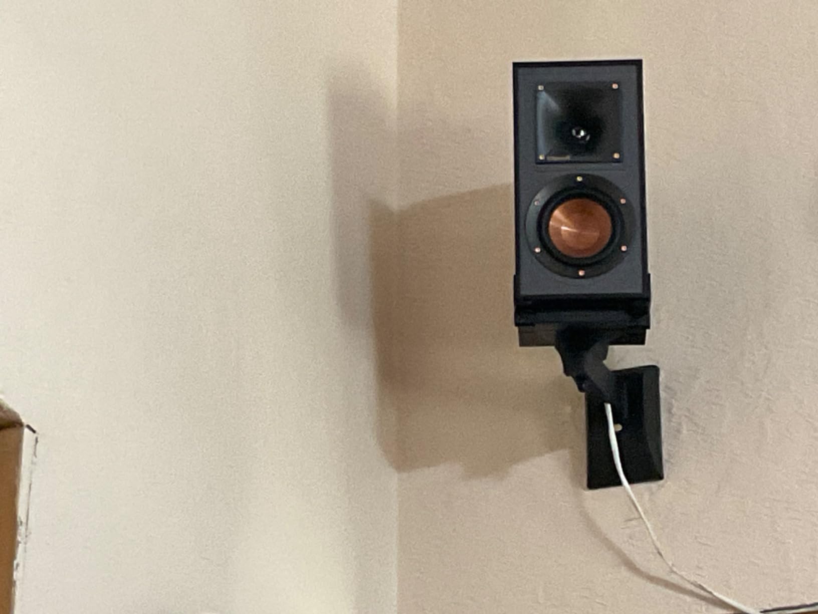 Klipsch R-41M Reference Bookshelf Speakers (Pair), Black Customer Review Klipsch R-41M Reference Bookshelf Speakers (Pair), Black - Customer Photo 3
