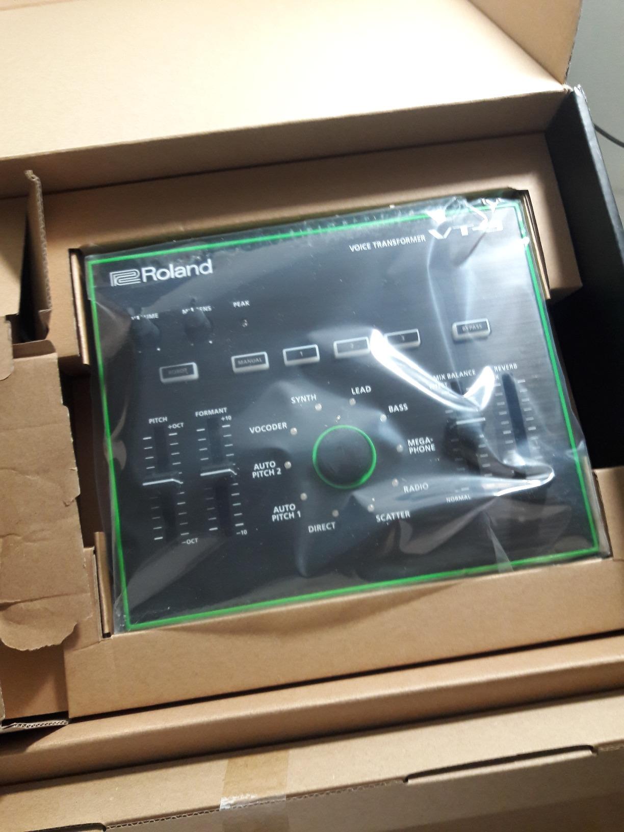 Roland VT-4 Vocal Transformer, Black - Customer Photo 1