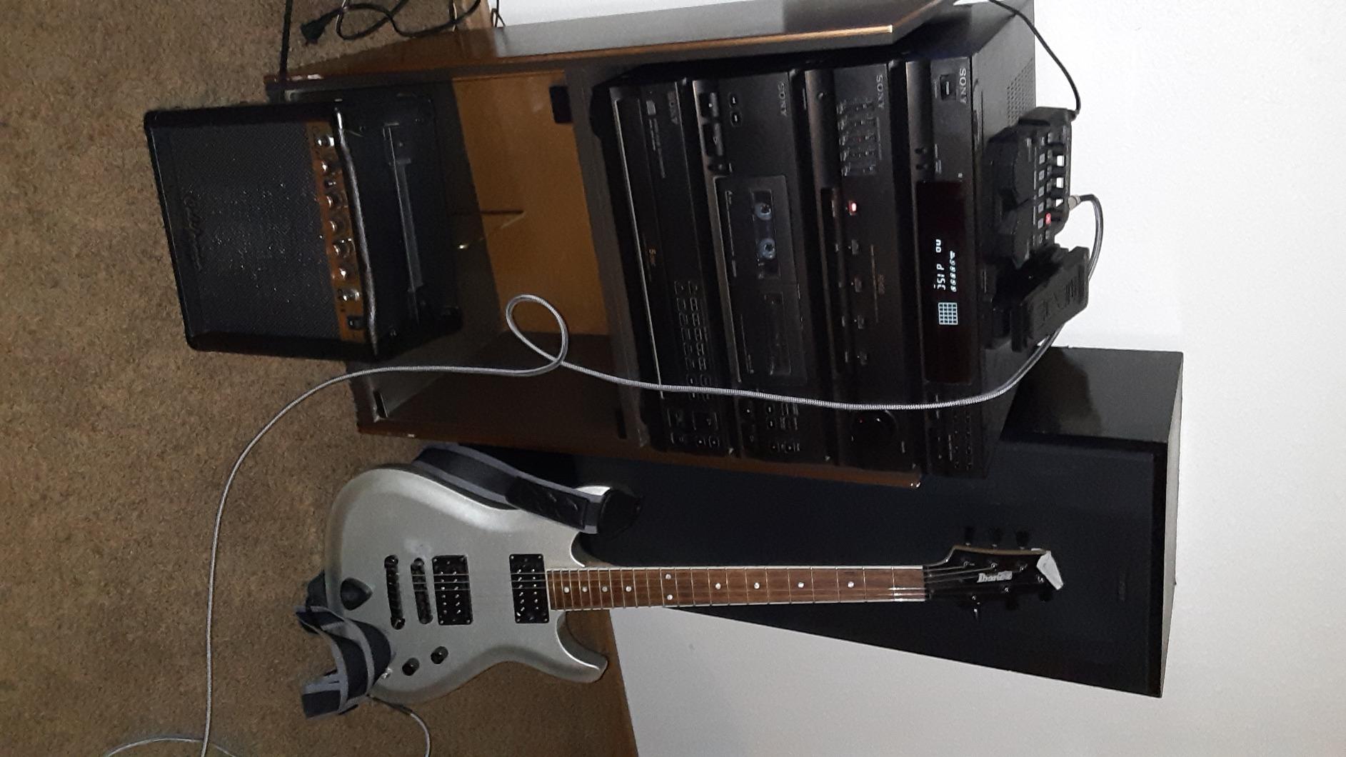 Zoom G1X Four Multi-Effects Processor with Expression Pedal for Electric Guitar Customer Review Zoom G1X Four Multi-Effects Processor with Expression Pedal for Electric Guitar - Customer Photo 2