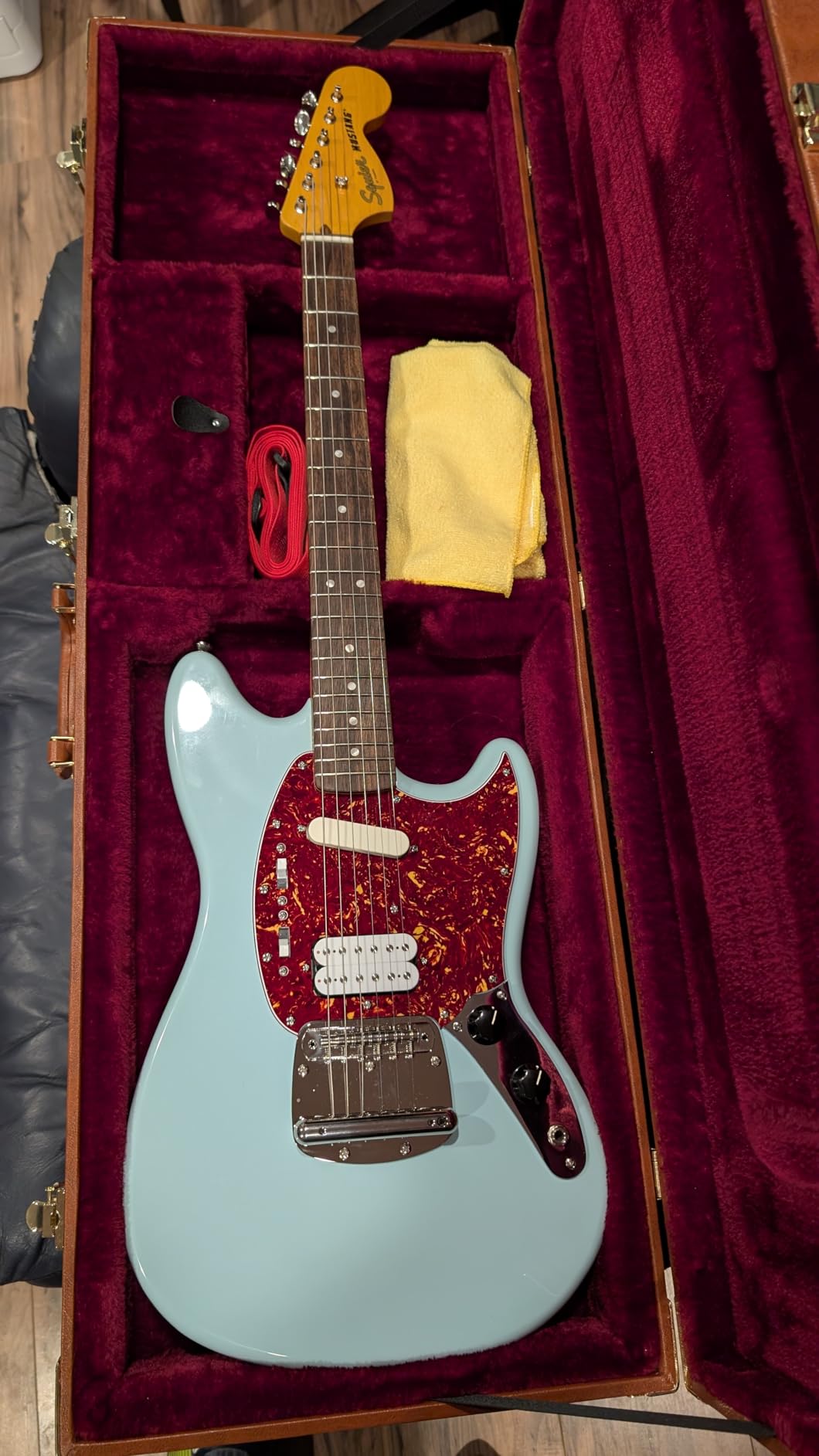 Squier Classic Vibe 70s Jaguar Electric Guitar, with 2-Year Warranty, Surf Green, Laurel Fingerboard - Customer Photo 3