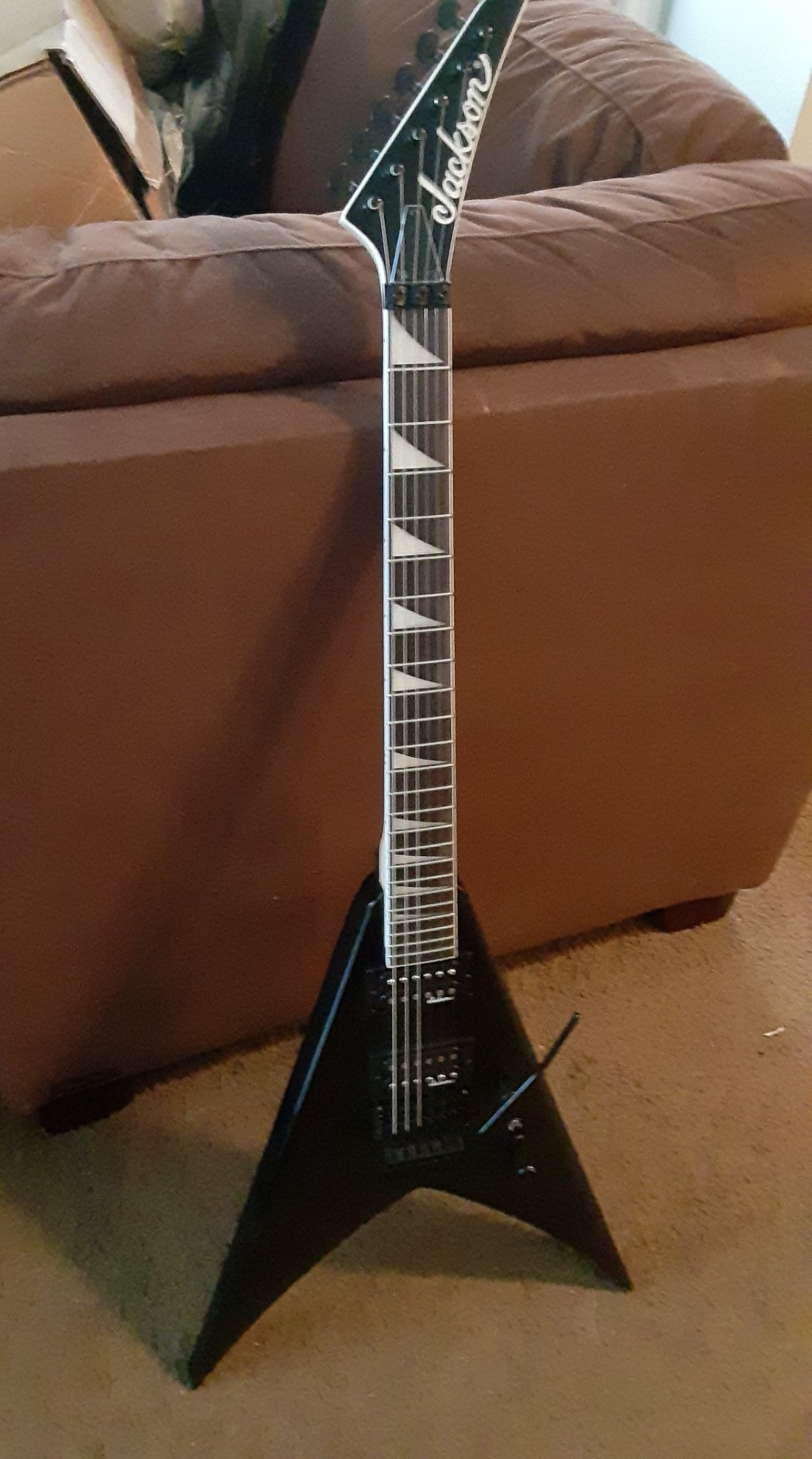 Jackson JS Series King V JS32 - Gloss Black Customer Review Jackson JS Series King V JS32 - Gloss Black - Customer Photo 2