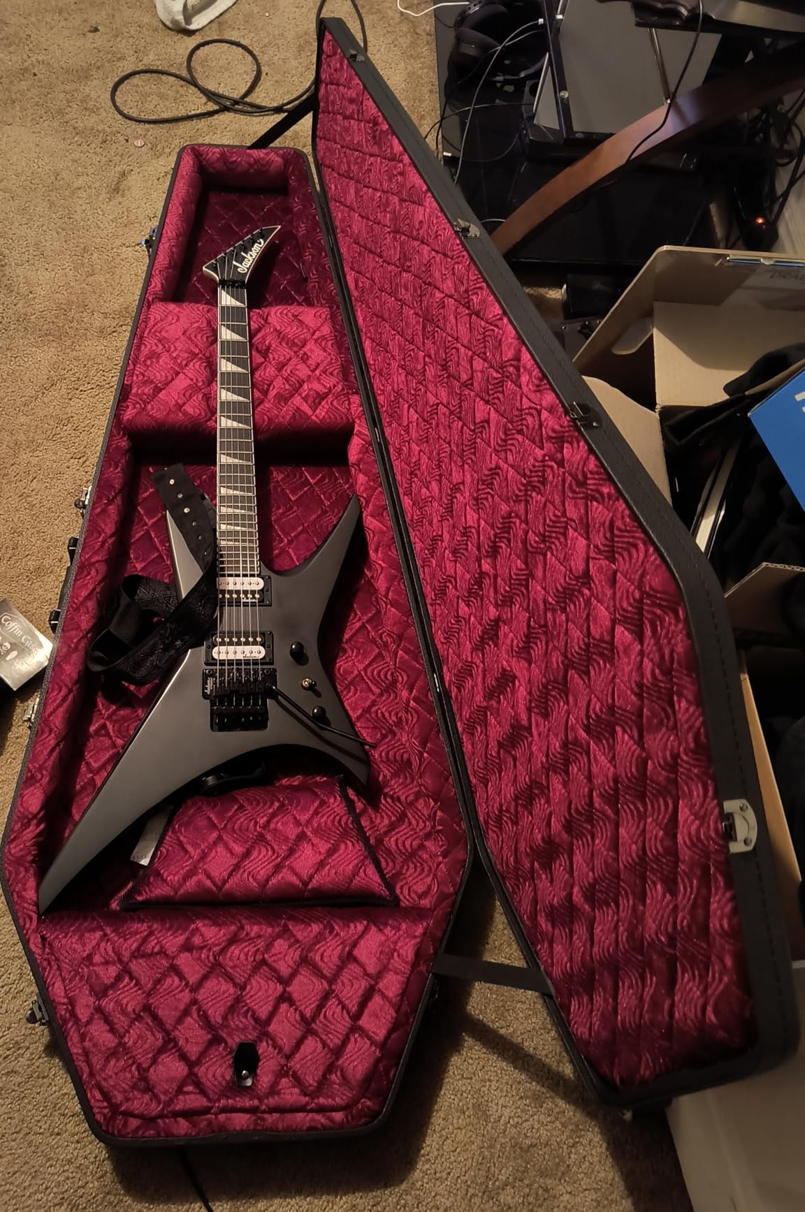 Jackson JS32 Warrior Electric Guitar - Satin Black Customer Review Jackson JS32 Warrior Electric Guitar - Satin Black - Customer Photo 1