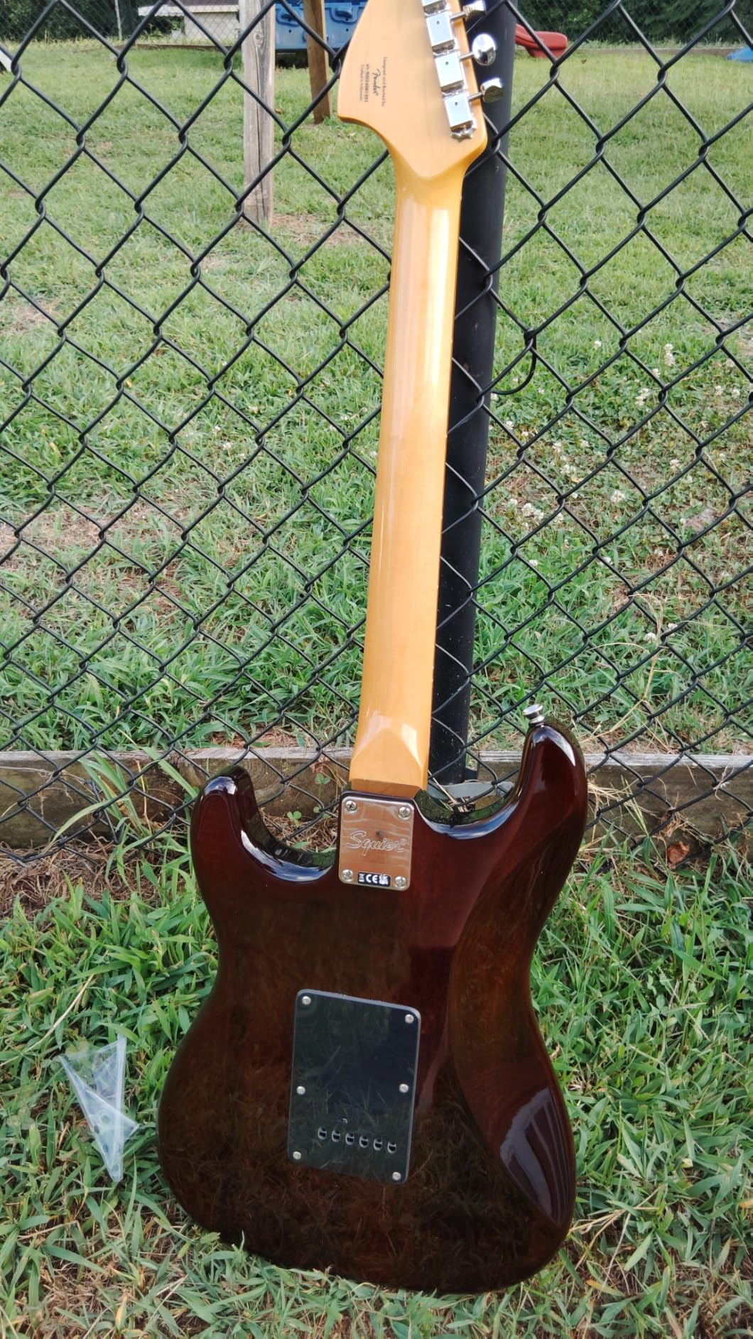 Squier Classic Vibe 60s Stratocaster Electric Guitar, with 2-Year Warranty, Candy Apple Red, Laurel Fingerboard - Customer Photo 2
