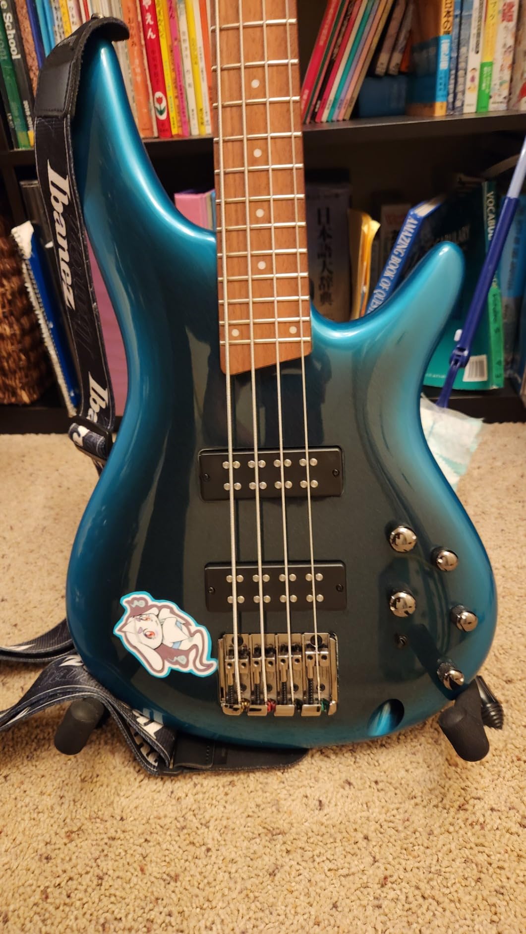 Ibanez Standard SR300E Bass Guitar - Cerulean Aura Burst Customer Review Ibanez Standard SR300E Bass Guitar - Cerulean Aura Burst - Customer Photo 1