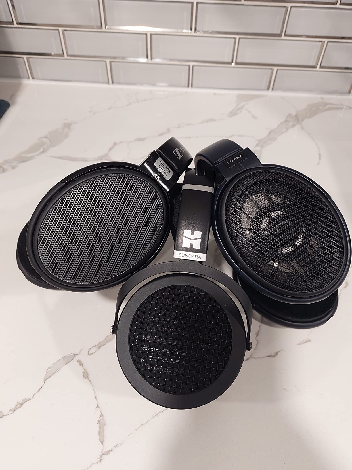 HIFIMAN SUNDARA Hi-Fi Headphone with 3.5mm Connectors, Planar Magnetic, Comfortable Fit with Updated Earpads-Black, 2020 Version Customer Review HIFIMAN SUNDARA Hi-Fi Headphone with 3.5mm Connectors, Planar Magnetic, Comfortable Fit with Updated Earpads-Black, 2020 Version - Customer Photo 1