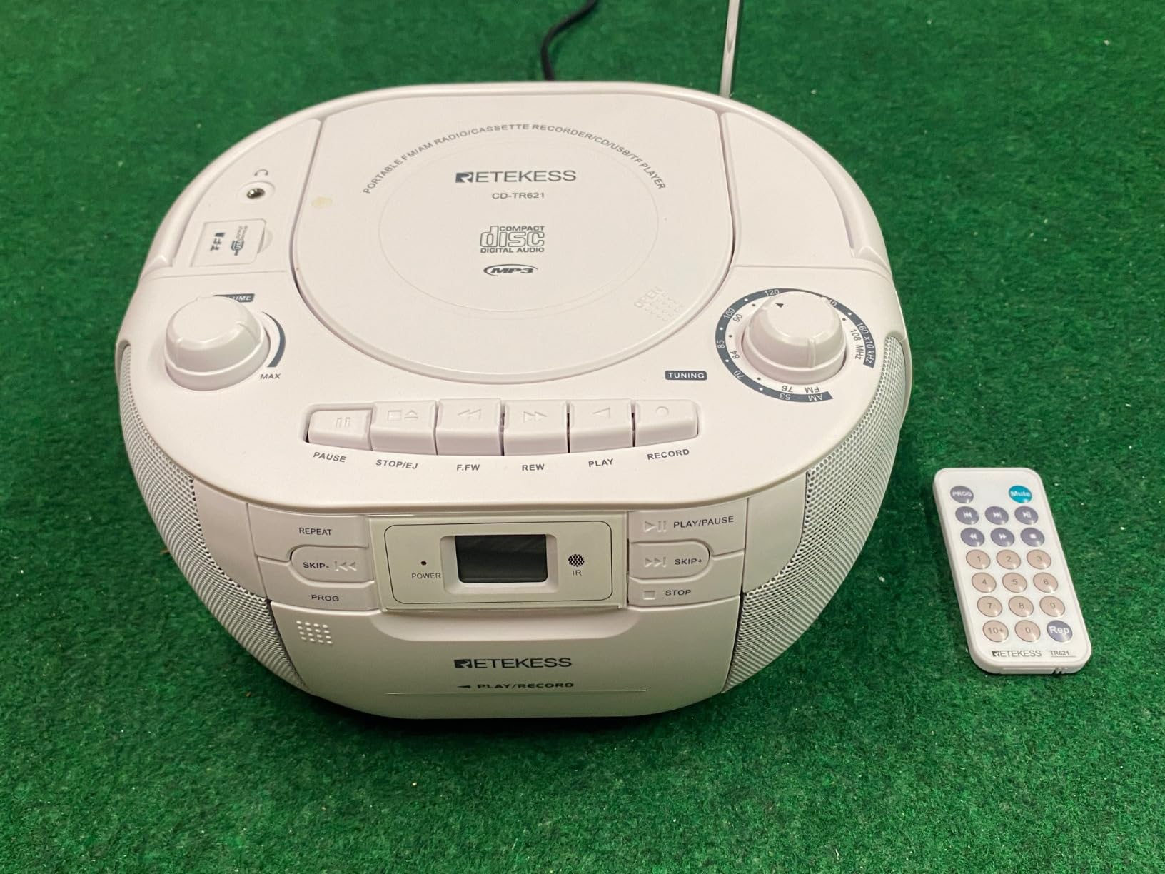 Retekess TR621 CD and Cassette Player Combo, Boombox CD Player for Home, AM/FM, Tape Recording, TF/USB Drive, AC or D Battery Powered, Headphone Jack, Stereo Sound (White) Customer Review Retekess TR621 CD and Cassette Player Combo, Boombox CD Player for Home, AM/FM, Tape Recording, TF/USB Drive, AC or D Battery Powered, Headphone Jack, Stereo Sound (White) - Customer Photo 1