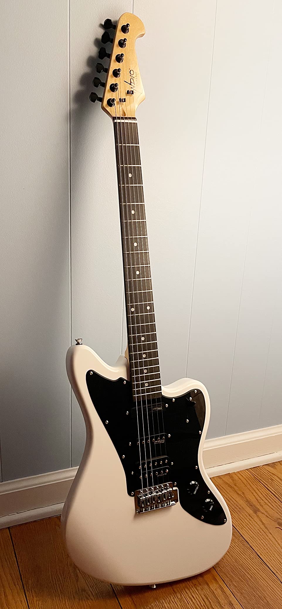 Monoprice Offset OS20 Classic Electric Guitar - Right Handed, Basswood Body, Gig Bag, Sunburst - Indio Series - Customer Photo 1