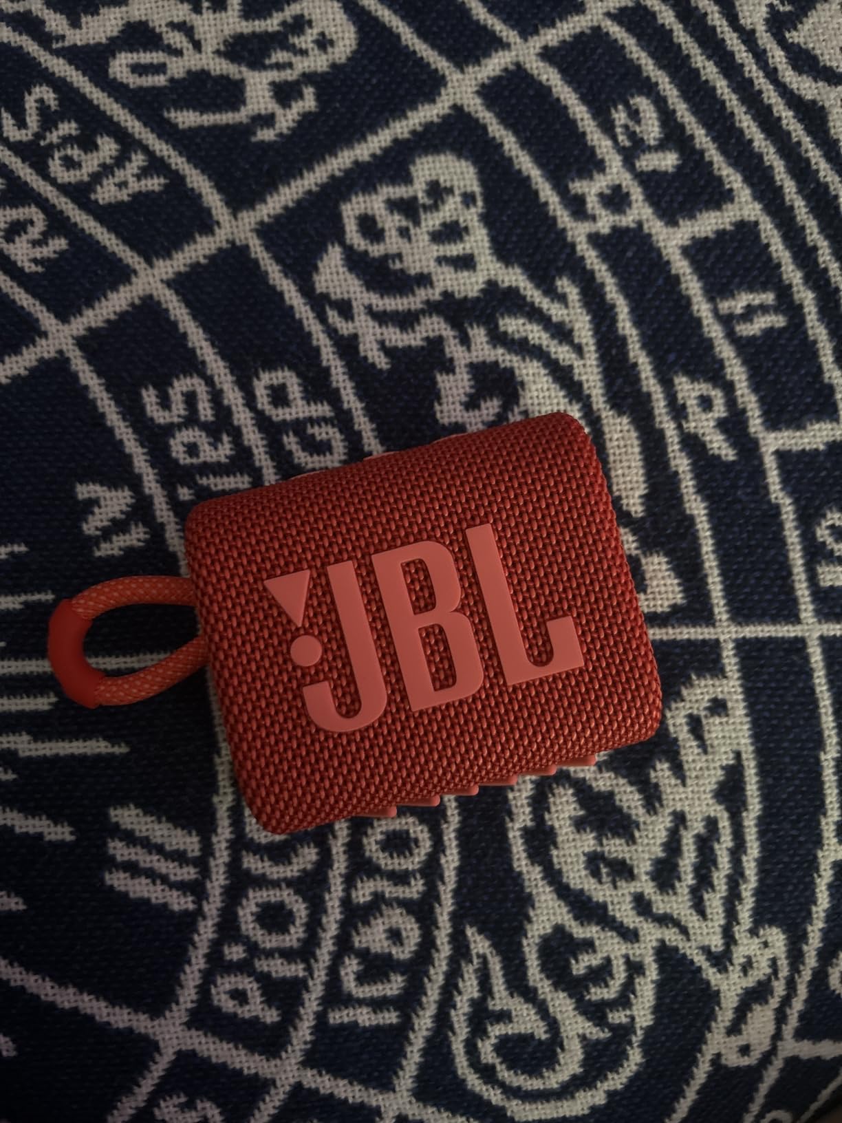 JBL Go 3 - Portable Mini Bluetooth Speaker, big audio and punchy bass, IP67 waterproof and dustproof, 5 hours of playtime, speaker for home, outdoor and travel (Black) - Customer Photo 1