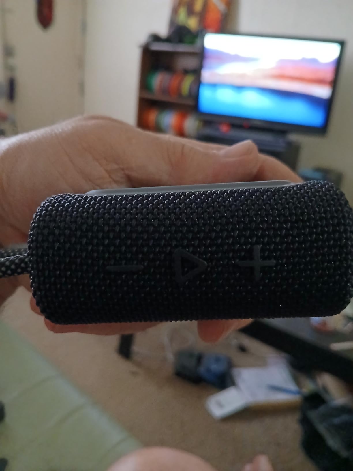 JBL Go 3 - Portable Mini Bluetooth Speaker, big audio and punchy bass, IP67 waterproof and dustproof, 5 hours of playtime, speaker for home, outdoor and travel (Black) Customer Review JBL Go 3 - Portable Mini Bluetooth Speaker, big audio and punchy bass, IP67 waterproof and dustproof, 5 hours of playtime, speaker for home, outdoor and travel (Black) - Customer Photo 3