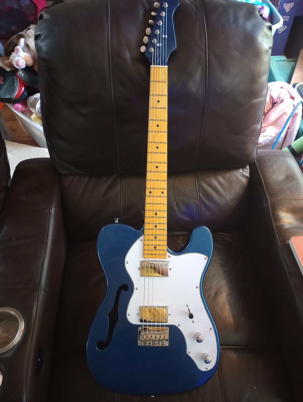 Donner 39 Inch Jazz Electric Guitar TL Thinline F Hole Beginner Full Size Hollow Guitar with H-H Pickups,Bag, Strap, Cable,Sunburst(DJC-1000S) - Customer Photo 2