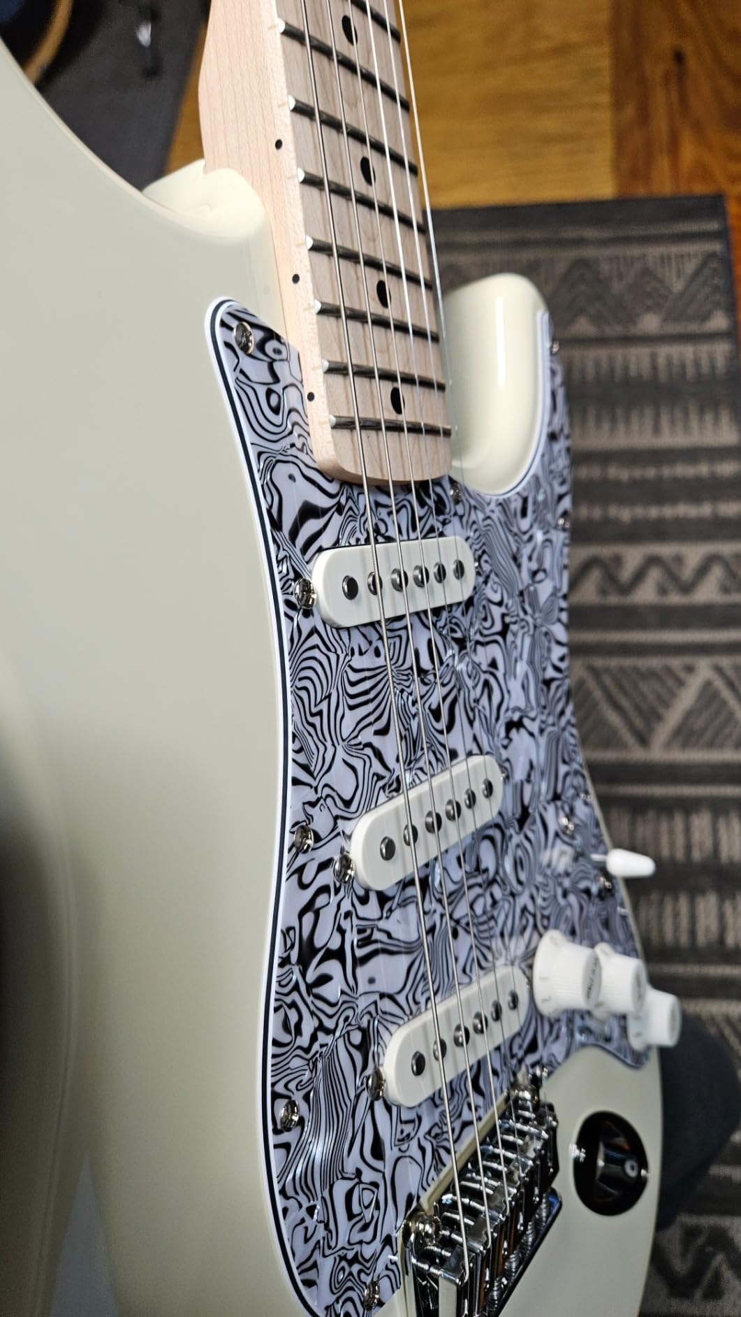 Squier Affinity Series Stratocaster Electric Guitar - Olympic White with Maple Fingerboard - Customer Photo 1