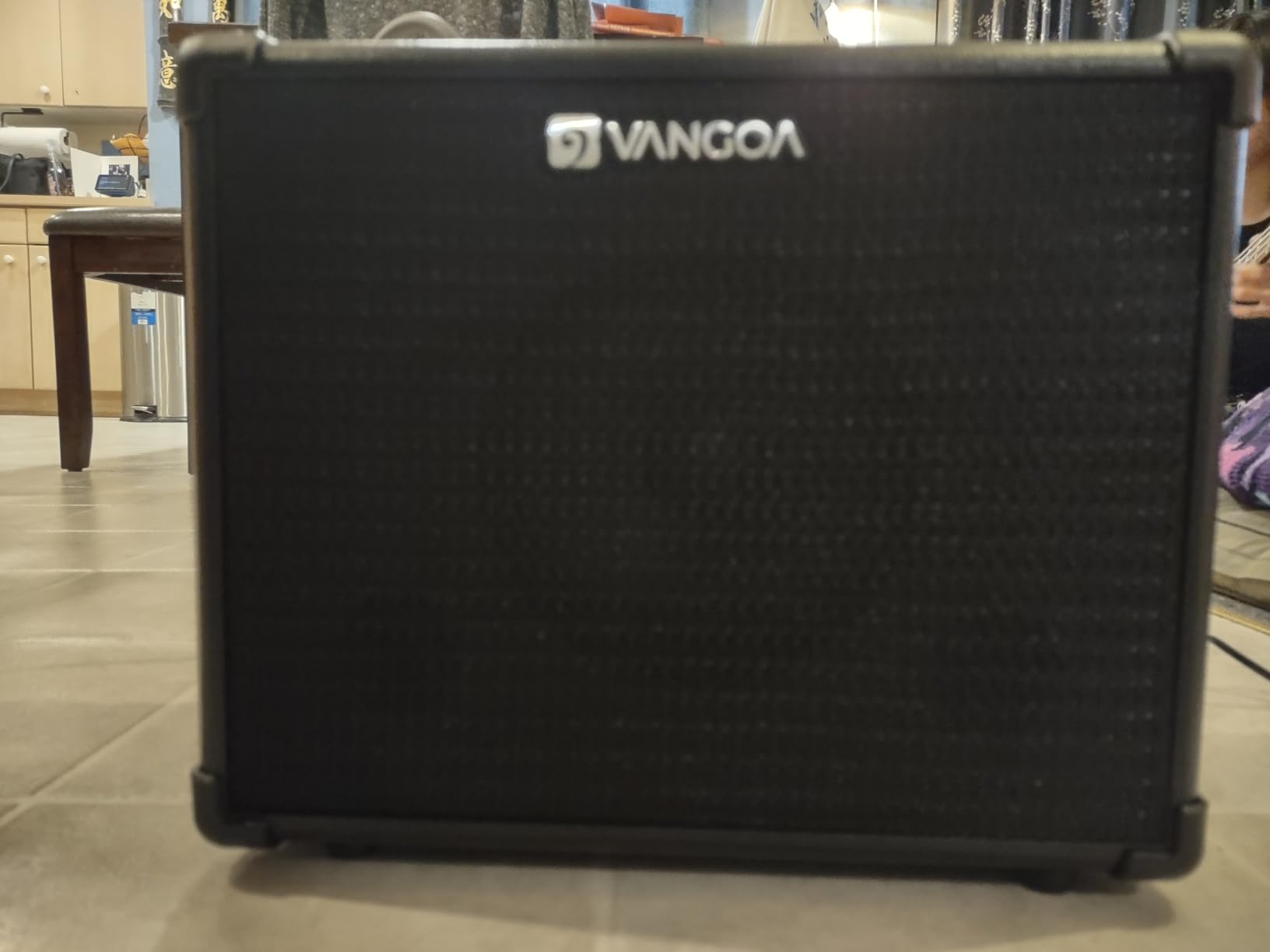 Vangoa Bass Guitar Amplifier 15W Portable Electric Bass Combo Amp Small for Bass Practice Amp Indoor Outdoor, Black Customer Review Vangoa Bass Guitar Amplifier 15W Portable Electric Bass Combo Amp Small for Bass Practice Amp Indoor Outdoor, Black - Customer Photo 2