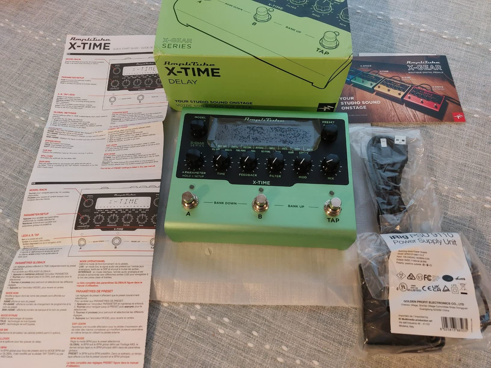 IK Multimedia AmpliTube X-VIBE Modulation Pedal, hyper-realistic emulations, true stereo, software and hardware integration - Customer Photo 1