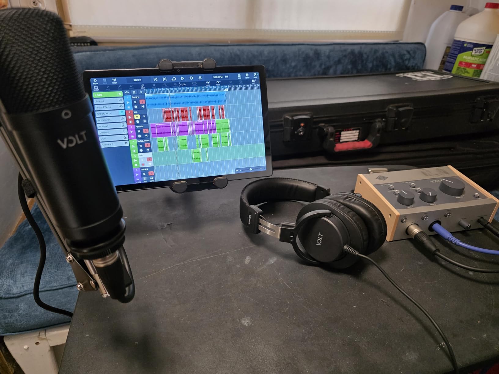 Universal Audio Volt 276 USB Recording Studio Bundle with Audio Interface, Headphones, and Microphone - Customer Photo 1