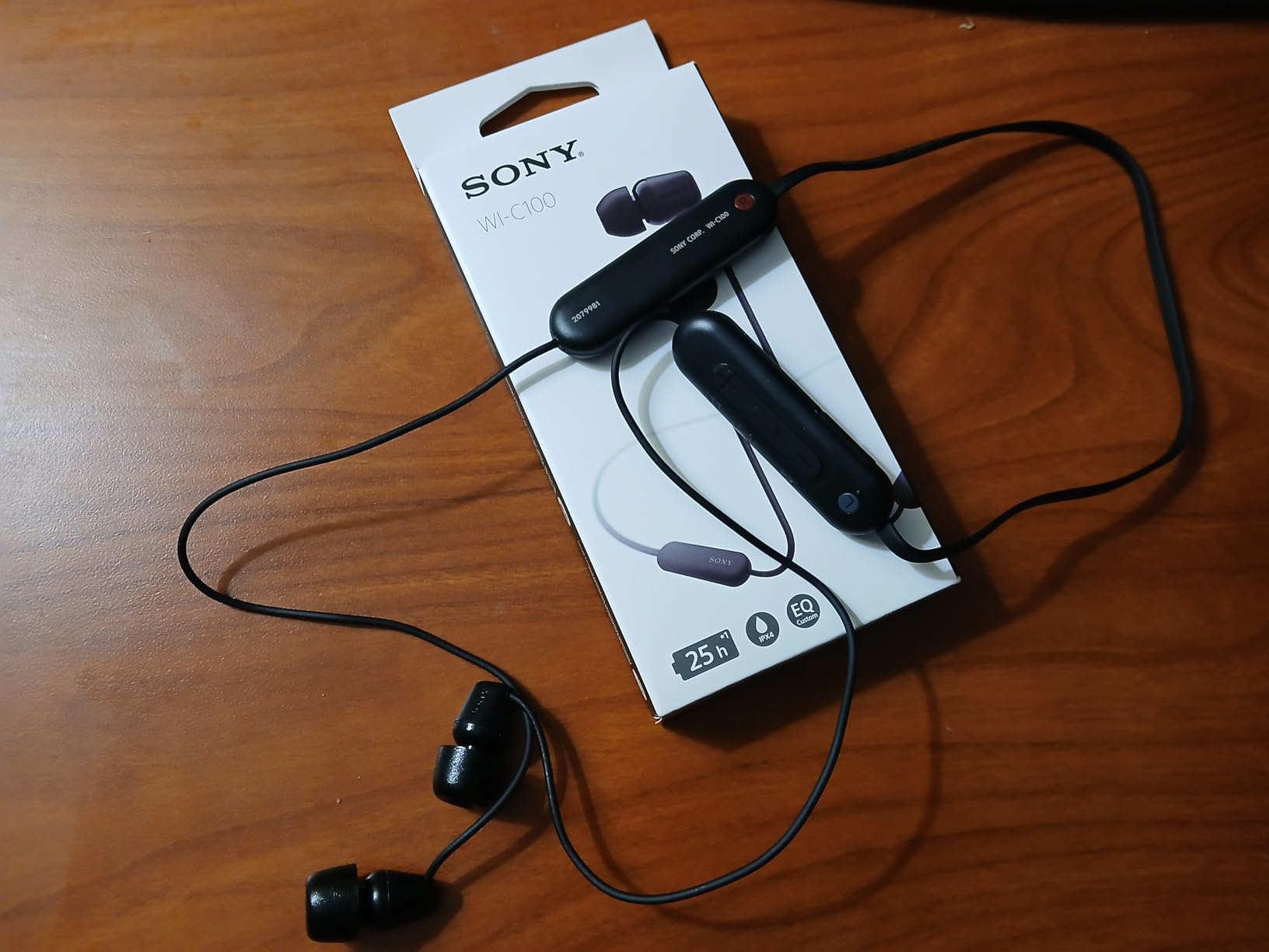 Sony WI-C100 Wireless in-Ear Bluetooth Headphones with Built-in Microphone, White - Customer Photo 1
