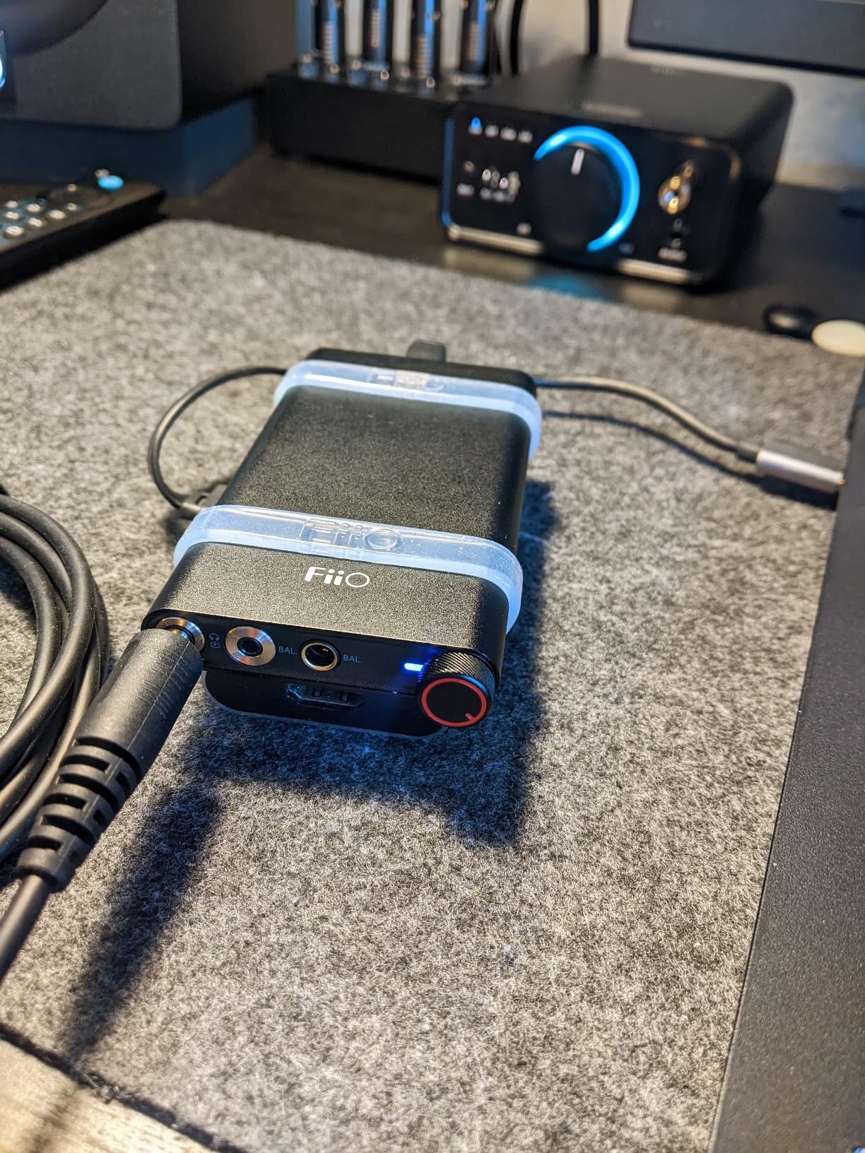 FiiO Q3 Headphone Amps Amplifier Portable High Resolution DAC DSD512 for Smartphones/PC/Laptop/Home/Car Audio Compatible with iOS/Android 2.5/3.5/4.4mm Output (Q3-MQA) - Customer Photo 2