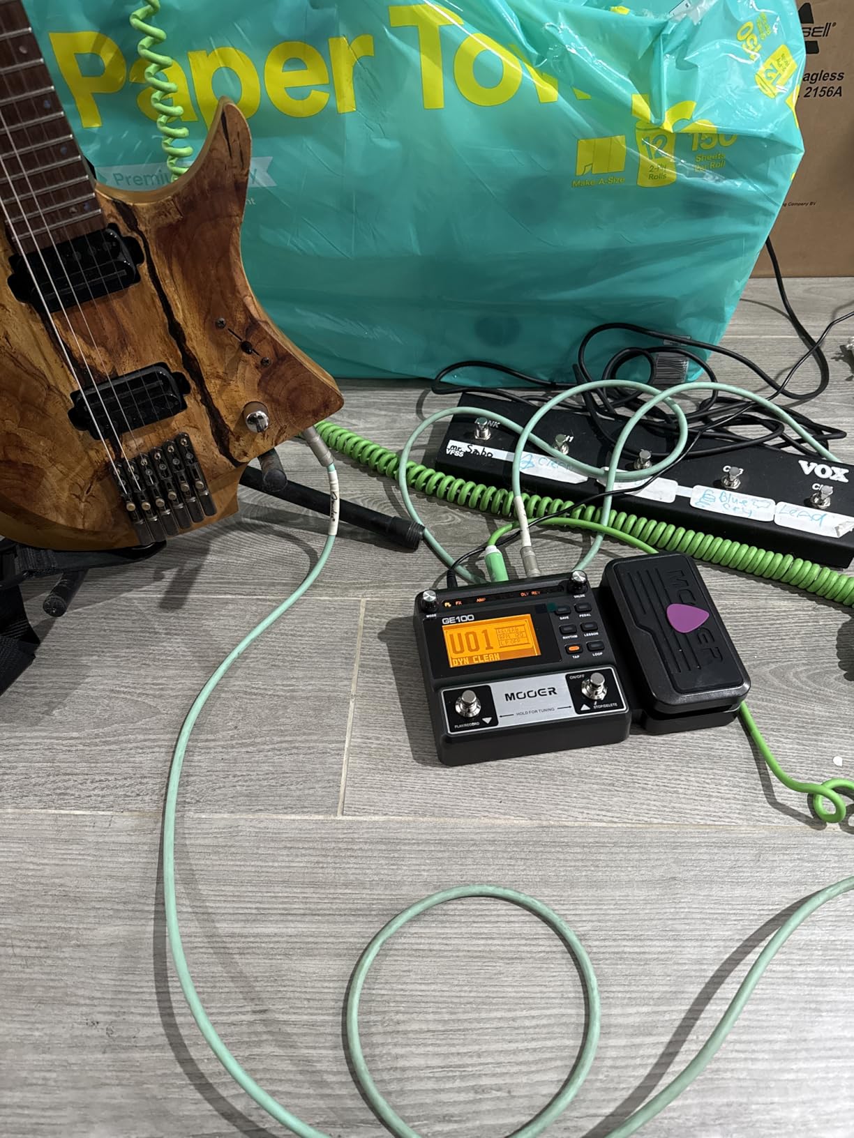 MOOER GE100 Multi-Effects Guitar Pedal with 80 Presets, 66 Effects, Loop and Expression Volume Pedal, Tap Tempo, Headphone Out - Customer Photo 1