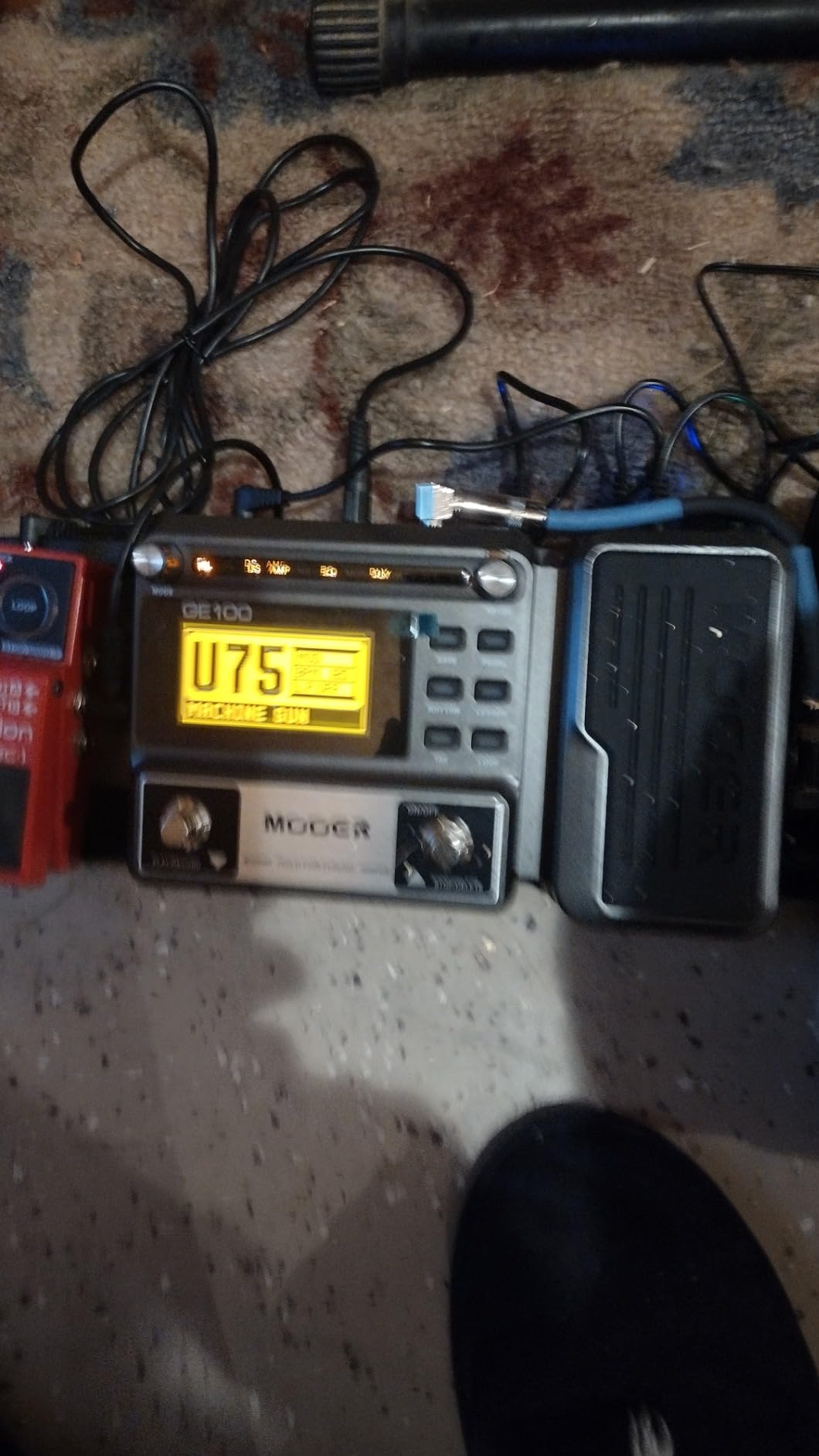 MOOER GE100 Multi-Effects Guitar Pedal with 80 Presets, 66 Effects, Loop and Expression Volume Pedal, Tap Tempo, Headphone Out - Customer Photo 2