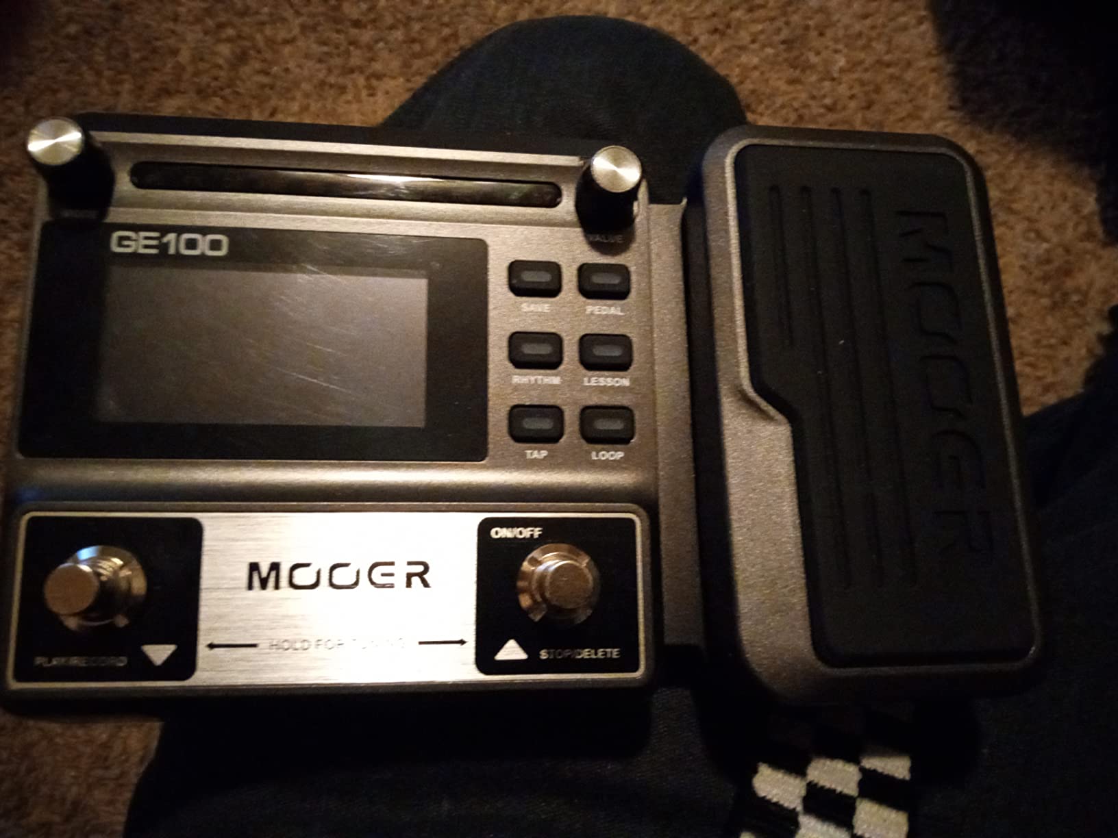 MOOER GE100 Multi-Effects Guitar Pedal with 80 Presets, 66 Effects, Loop and Expression Volume Pedal, Tap Tempo, Headphone Out - Customer Photo 3