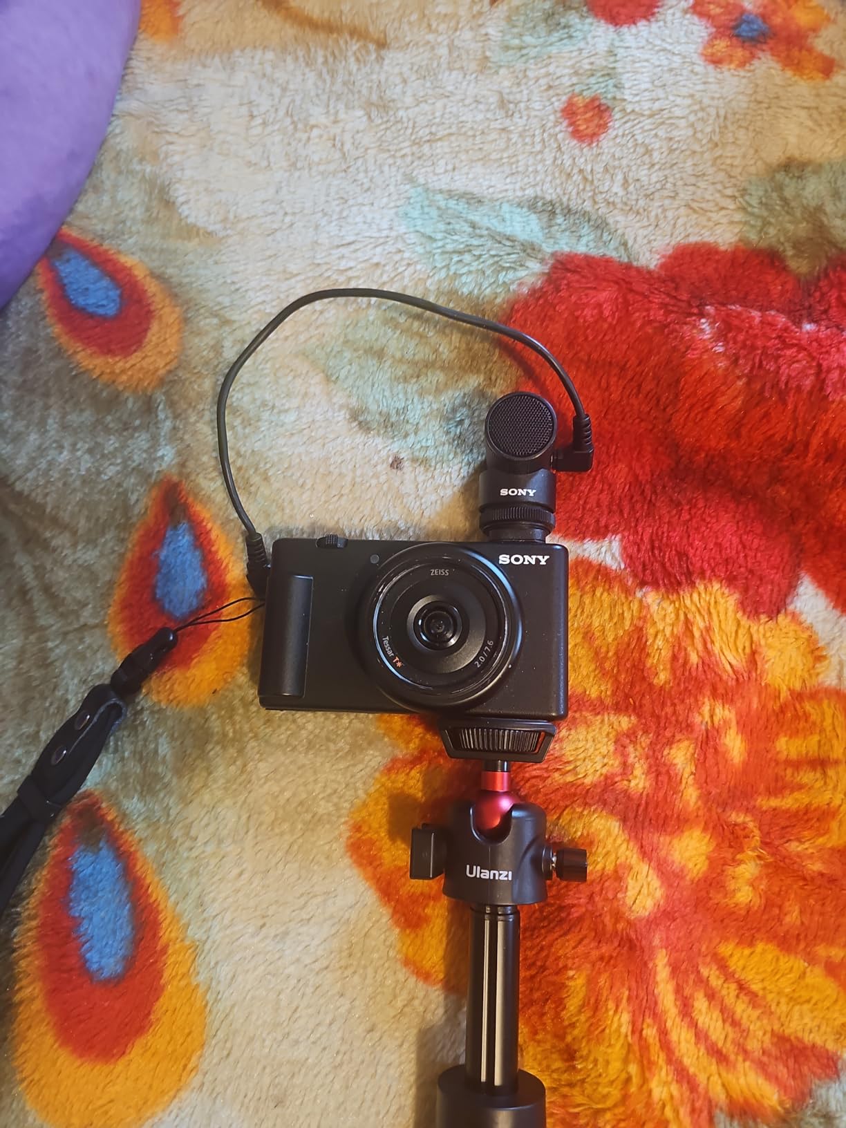 Sony Vlogger Shotgun Microphone ECM-G1, Auxiliary Customer Review Sony Vlogger Shotgun Microphone ECM-G1, Auxiliary - Customer Photo 2